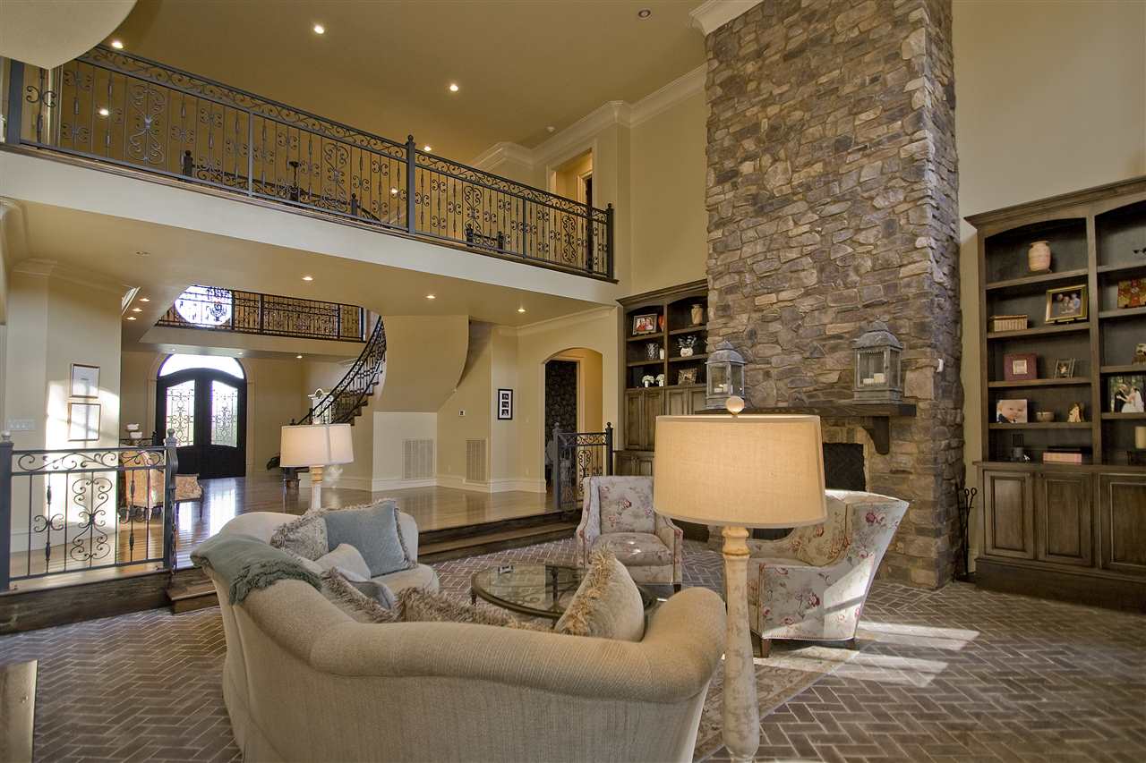 CHENAL VALLEY SOLOGNE CIRCLE - Residential