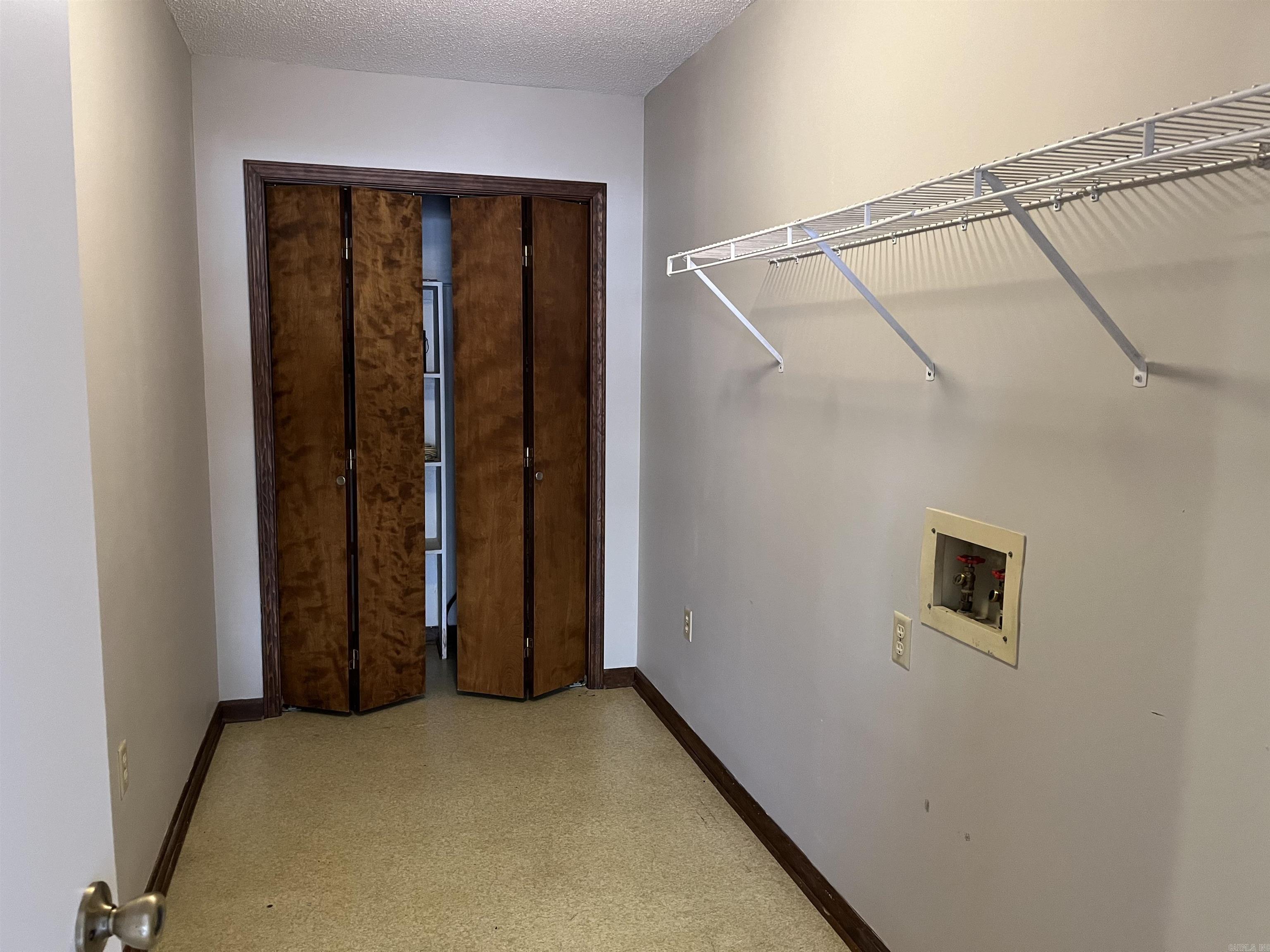 Smoking Oaks - Residential