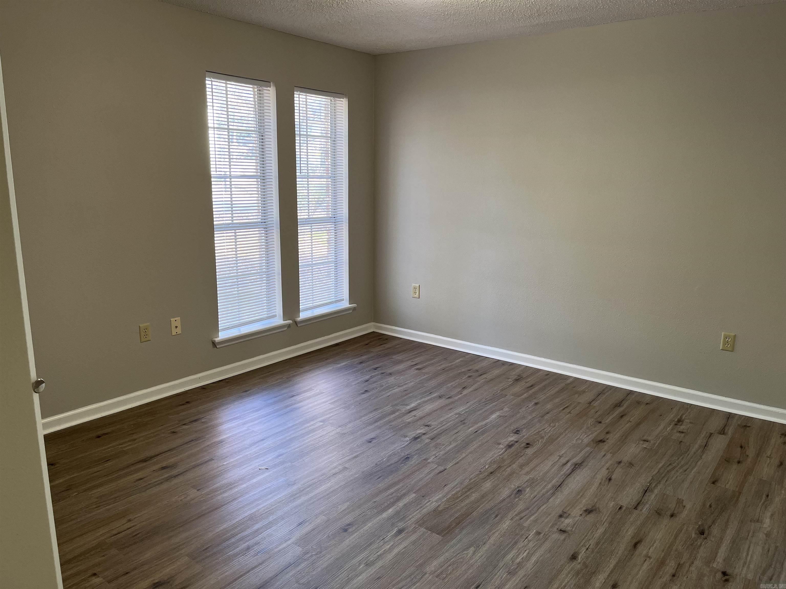 Smoking Oaks - Residential
