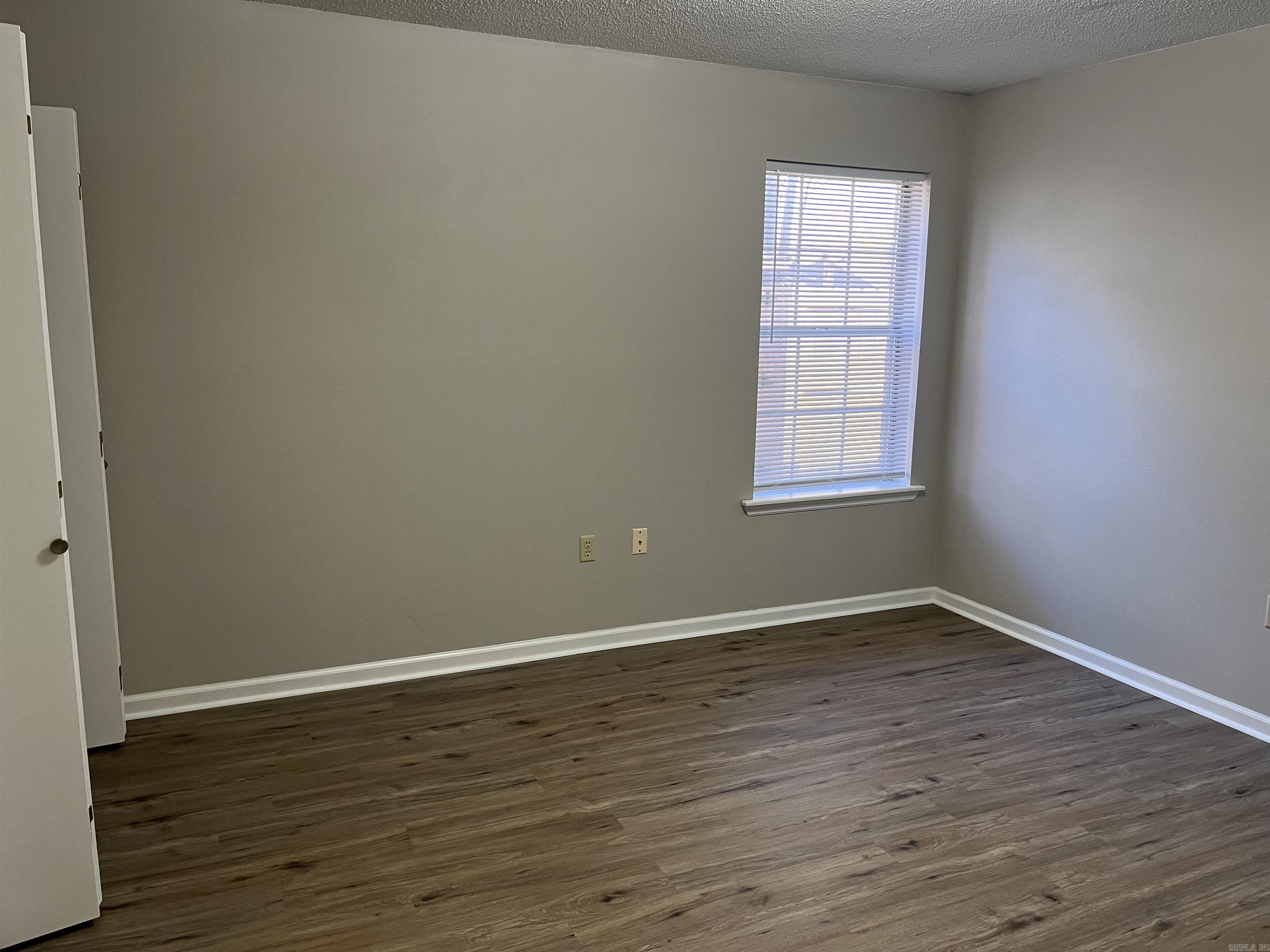Smoking Oaks - Residential