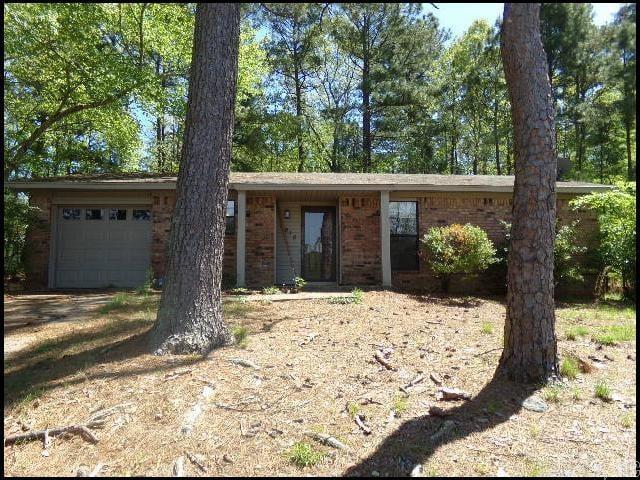 *LITTLE ROCK* NICE HOME ON CUL-DE-SAC IN WESTBROOK!! This 3 Bedroom And 2 Bath Home Features Almost 1,100 Square Feet! Includes Electric Range And Refrigerator In Kitchen With Eat-In Dining Area! Wood Flooring Installed Throughout! Washer And Dryer Hookups! 1 Car Garage For Parking! Must Have Renters Insurance. NO SMOKING ALLOWED! PET FRIENDLY!! AVAILABLE EARLY AUGUST 2026!!! <a href='https://raineyrealty.com/virtualtour.php?r=K91IgU'> Click here for a 360° Virtual Tour</a>
