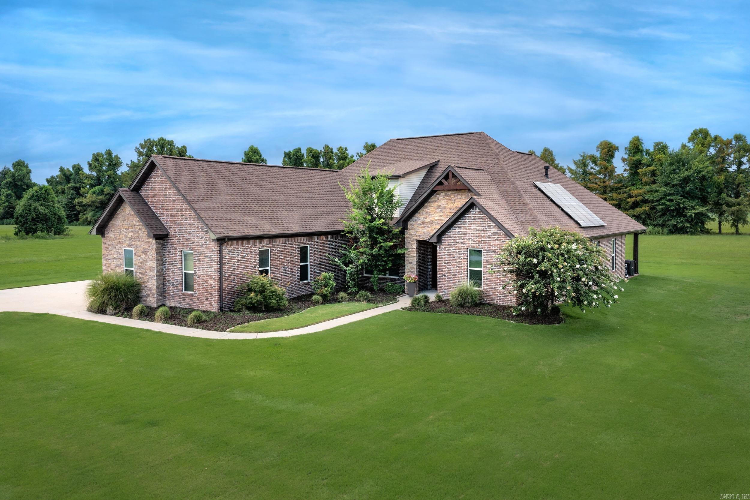 HORSE SHOE LAKE ESTATES - Residential