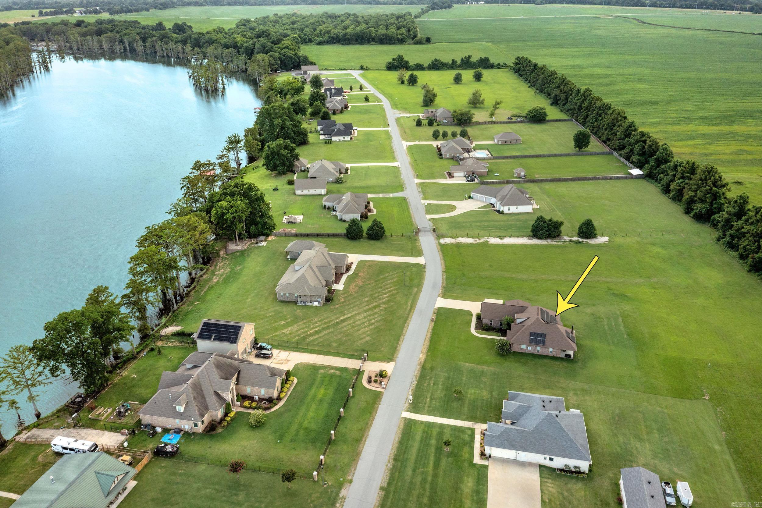 HORSE SHOE LAKE ESTATES - Residential
