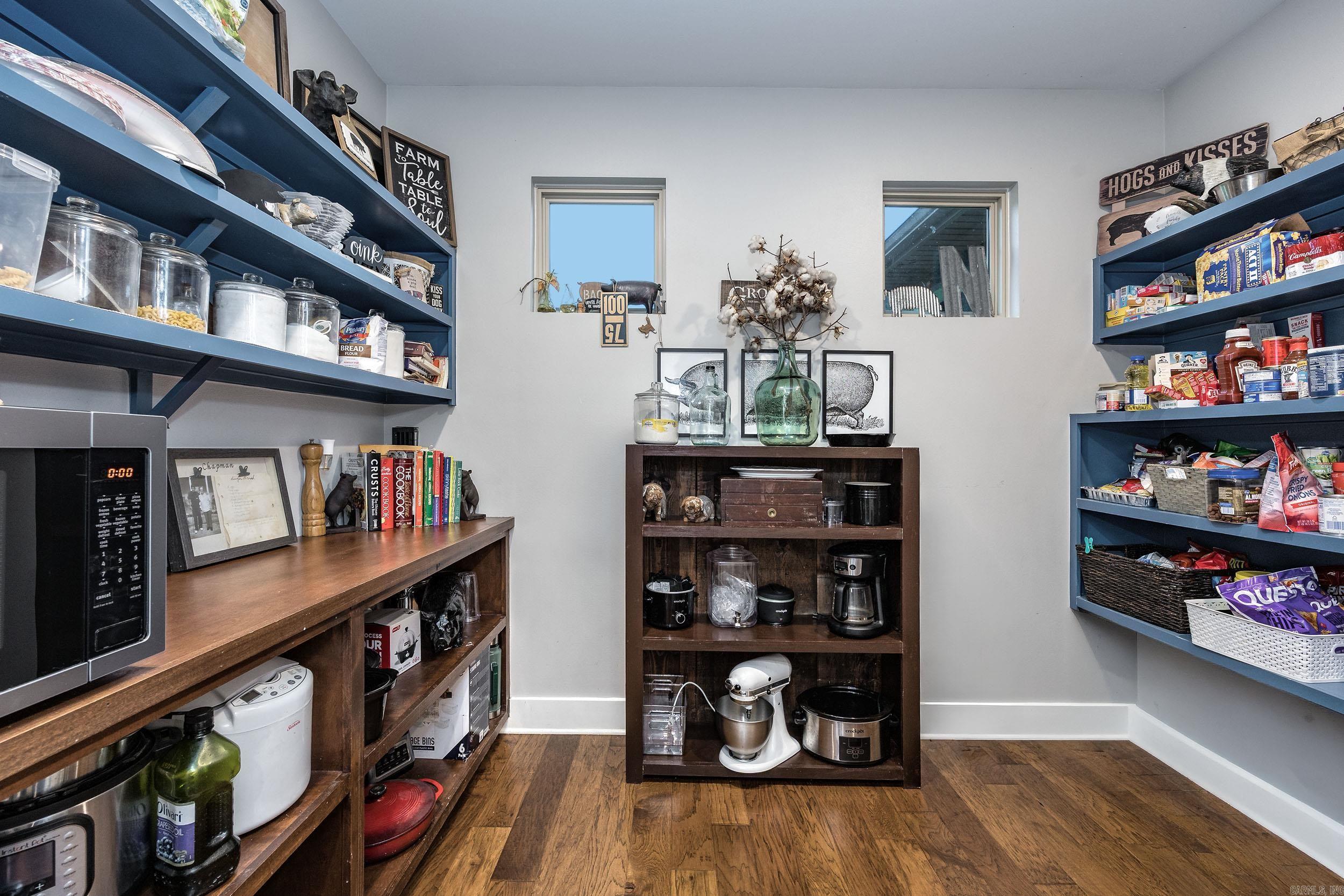 HORSE SHOE LAKE ESTATES - Residential