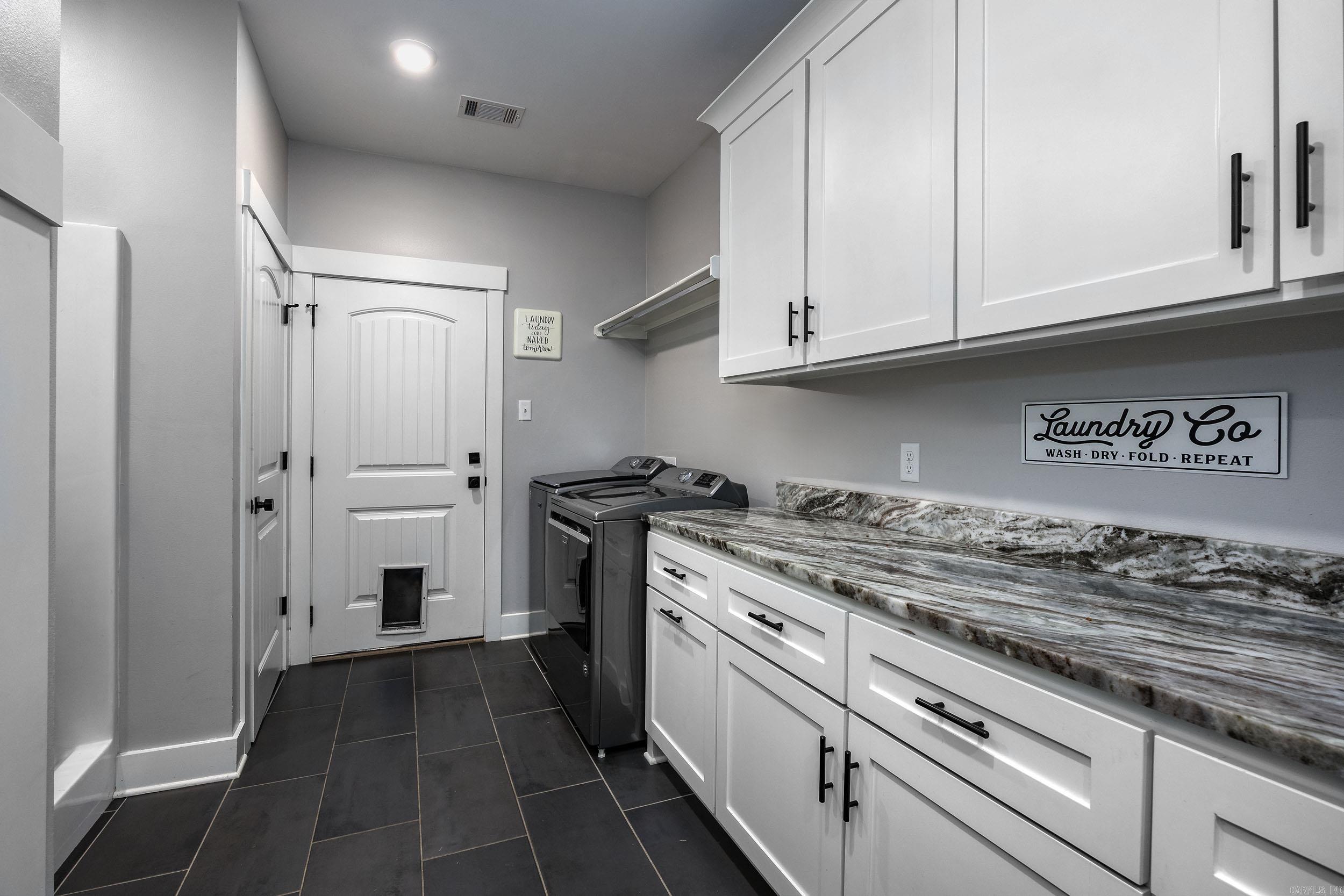 HORSE SHOE LAKE ESTATES - Residential