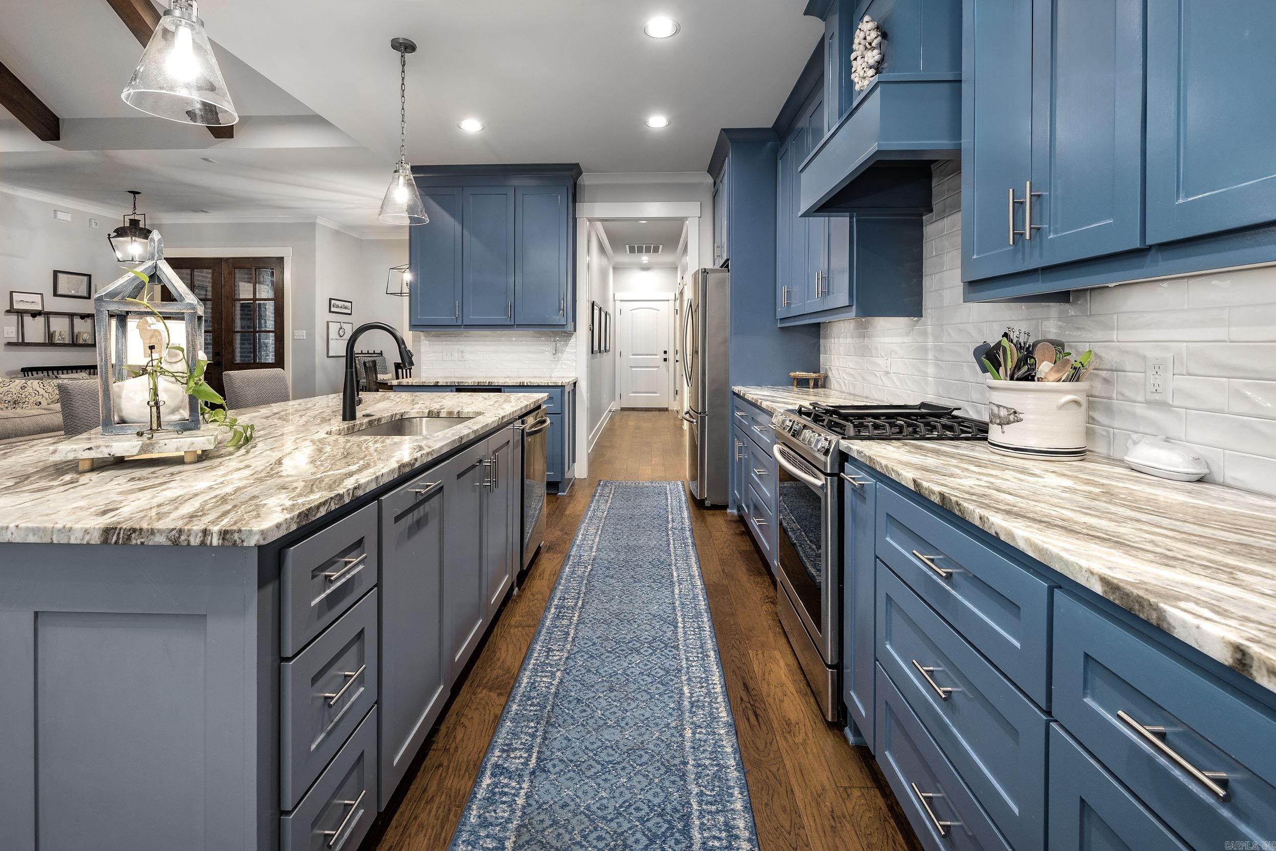 HORSE SHOE LAKE ESTATES - Residential