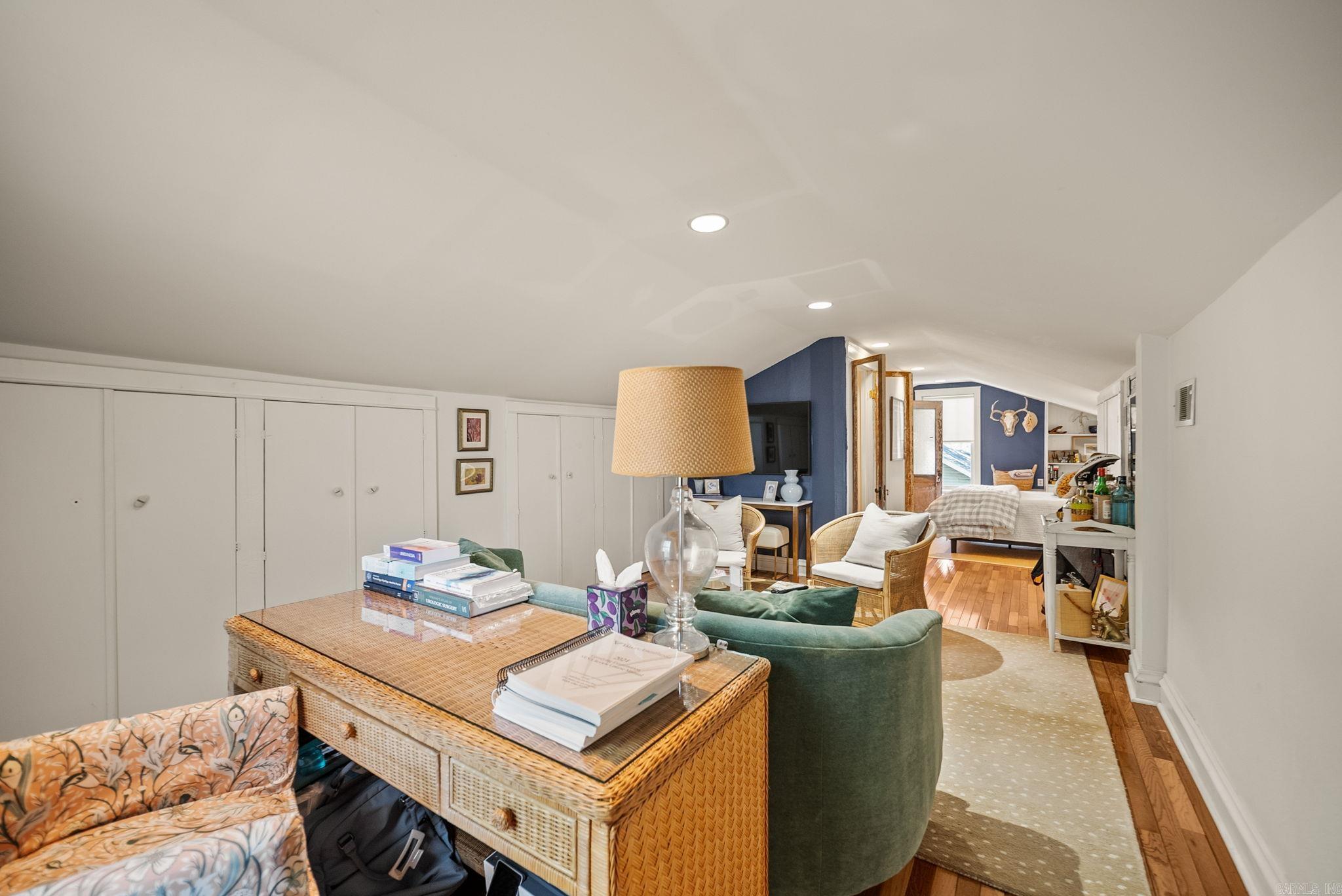 FOREST PARK - Residential