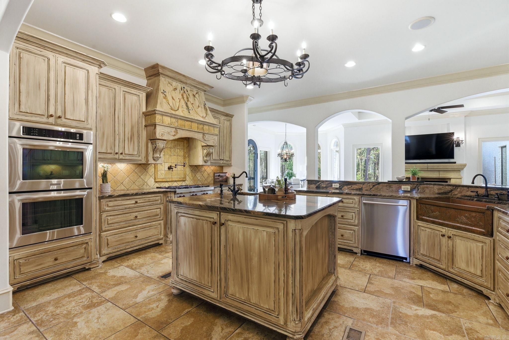 CHENAL DOWNS - Residential