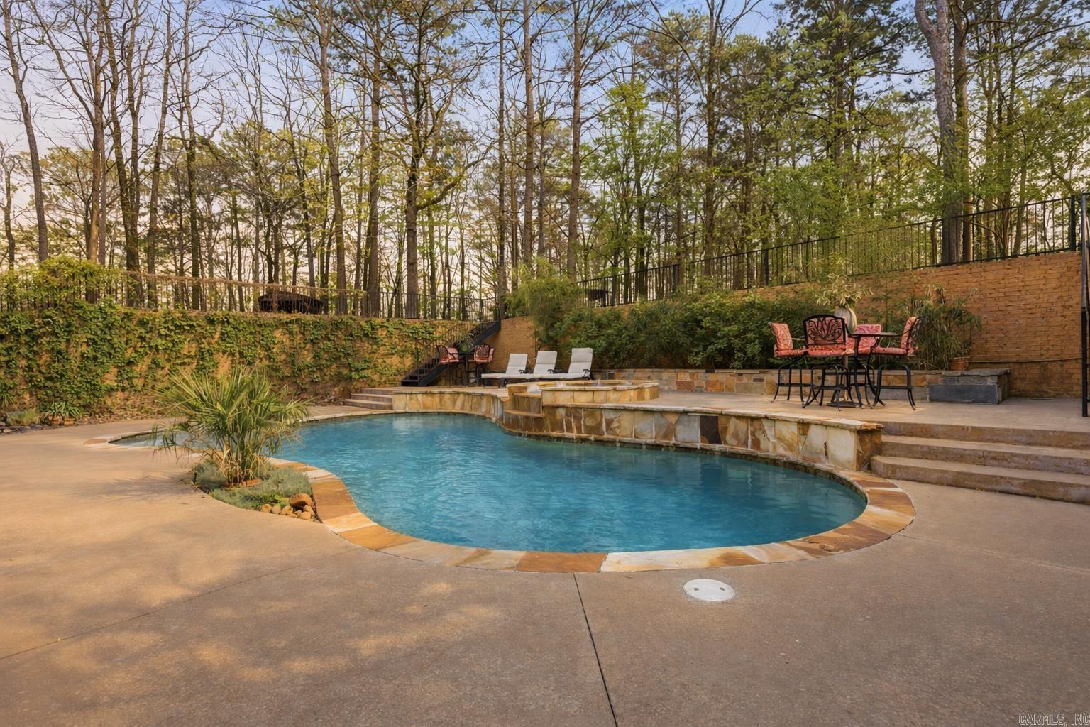 CHENAL DOWNS - Residential