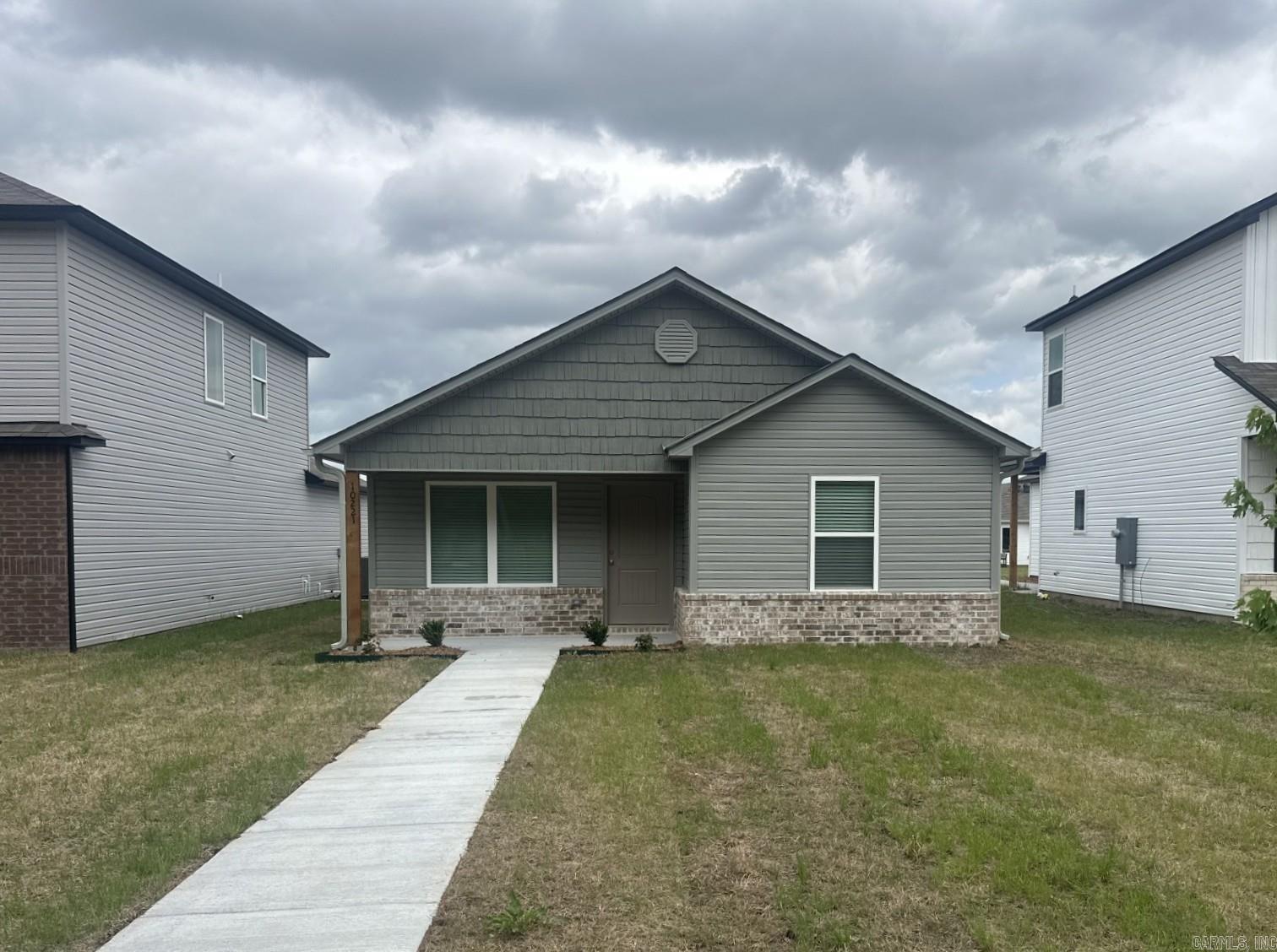 COUNTRY CLUB OF ARK THE - Residential