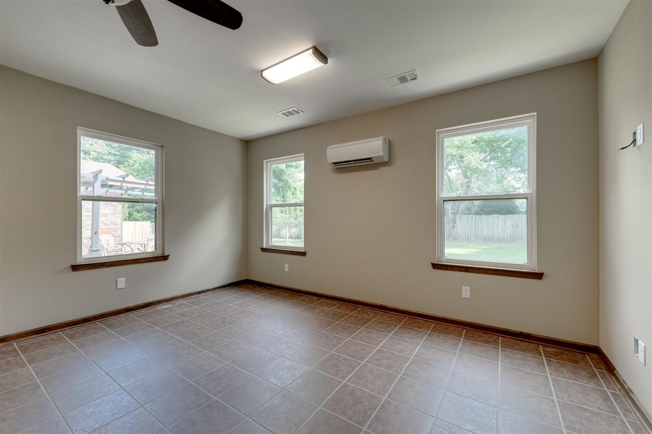 FOXWOOD J - Residential