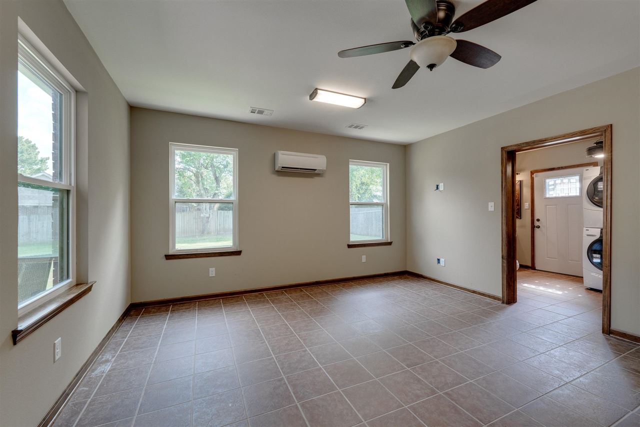 FOXWOOD J - Residential