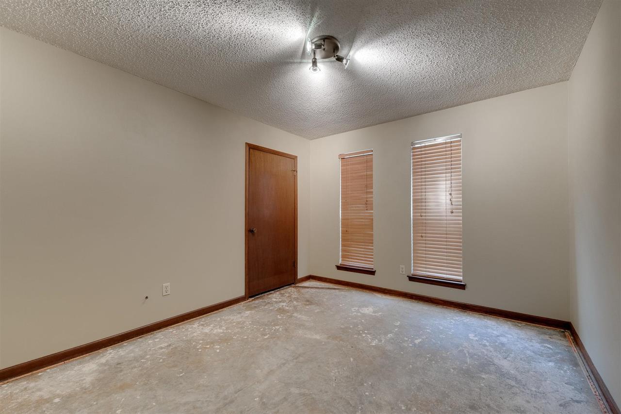 FOXWOOD J - Residential