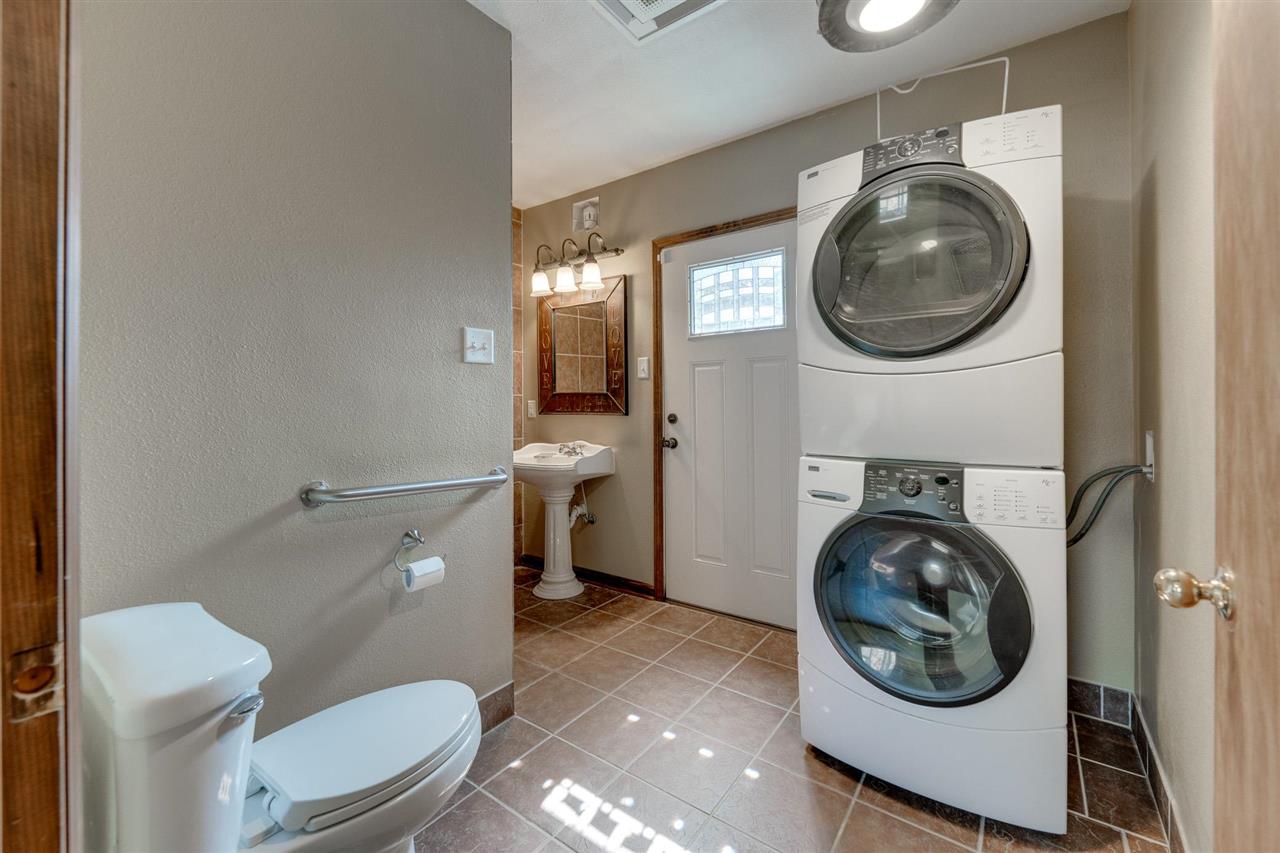 FOXWOOD J - Residential