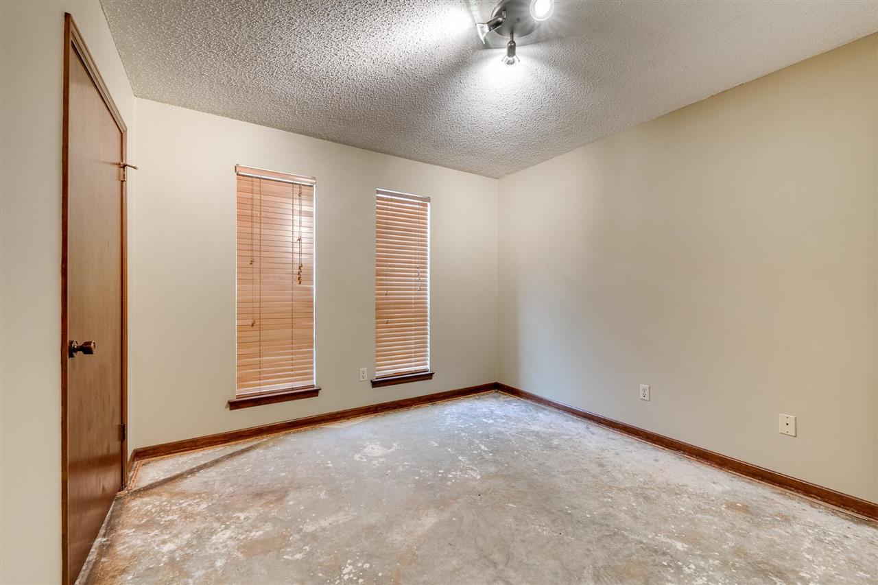 FOXWOOD J - Residential