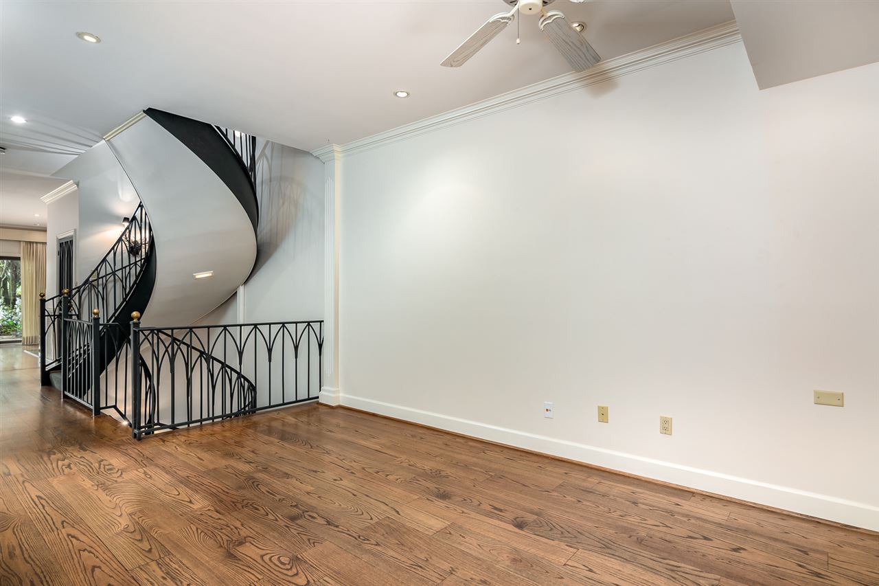 RIVERBEND HPR - Residential