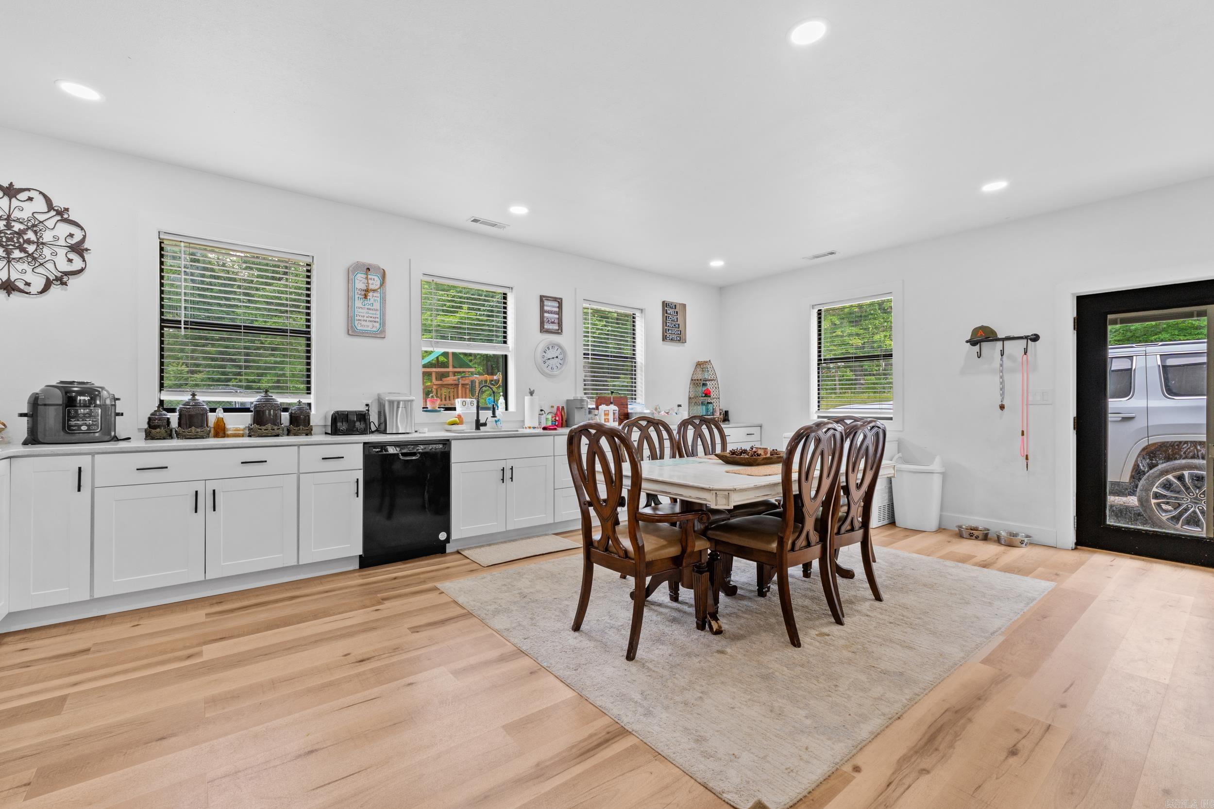 OAK KNOLL - Residential