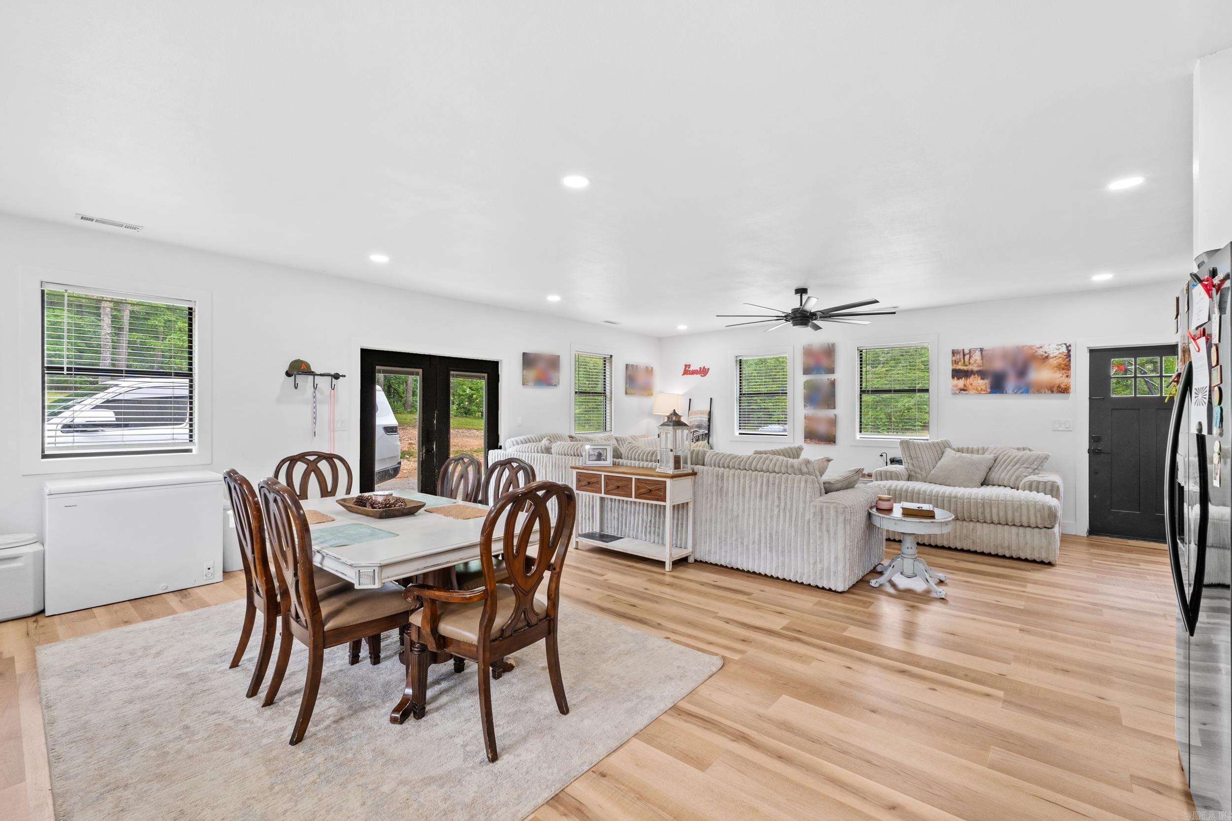 OAK KNOLL - Residential