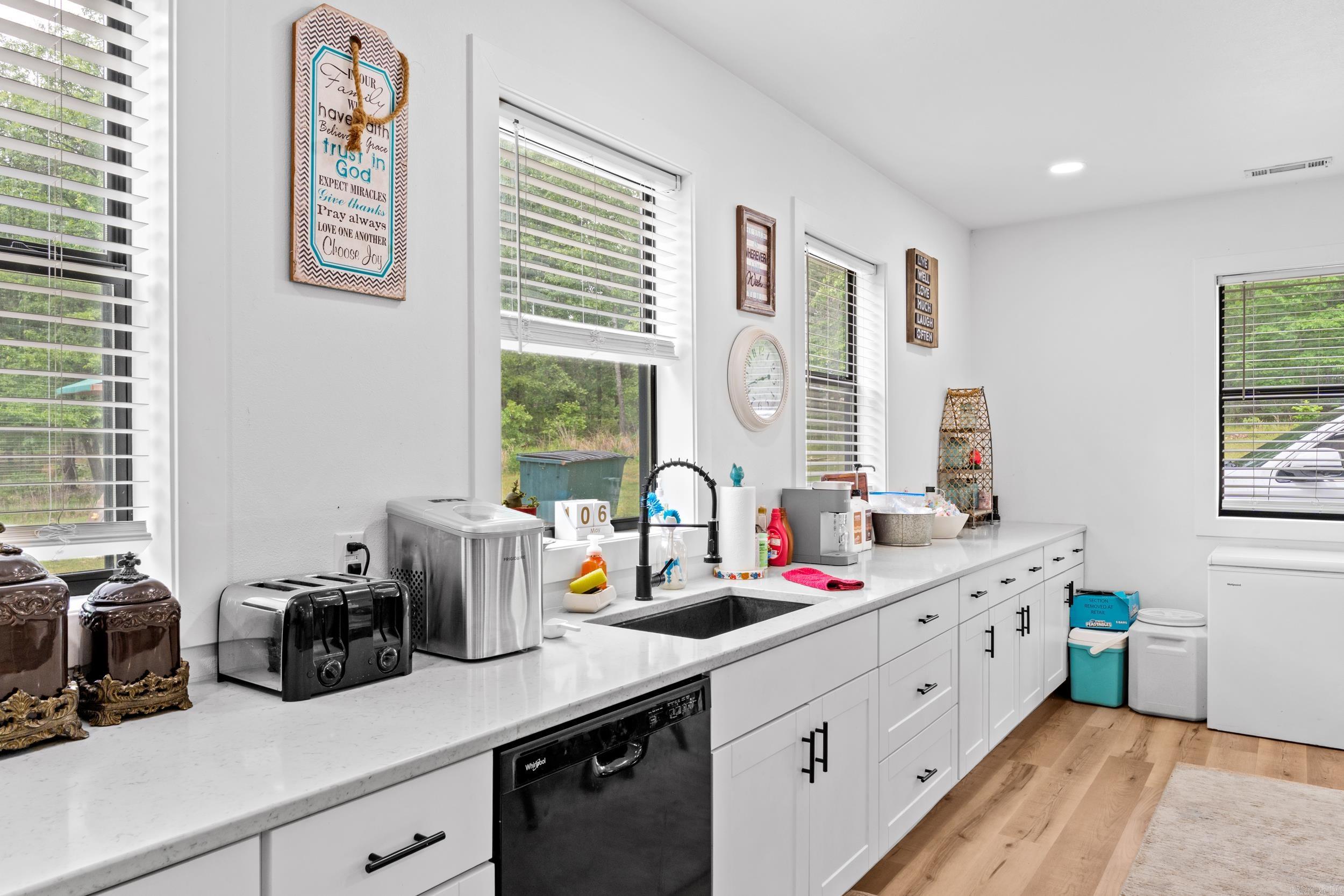 OAK KNOLL - Residential