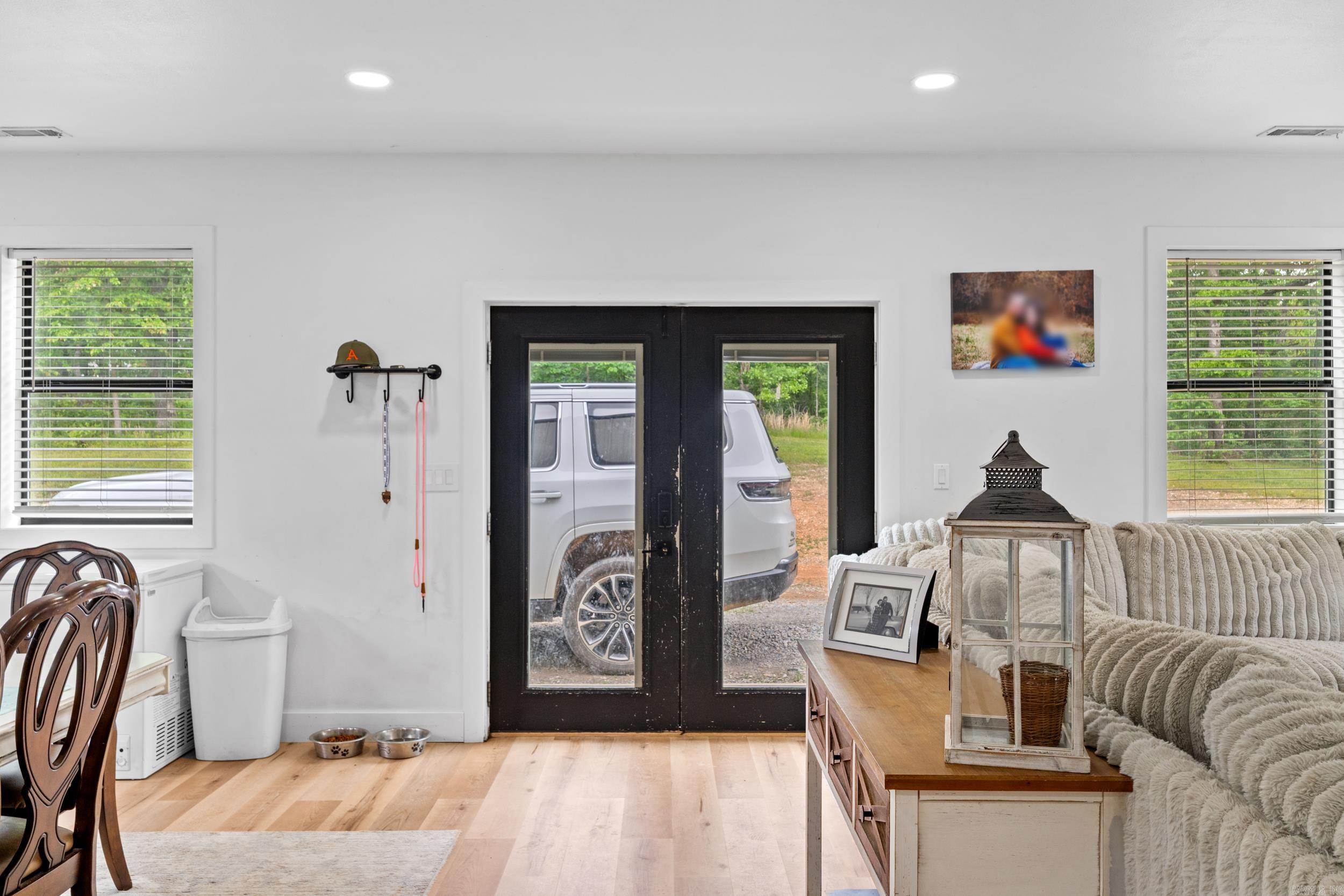 OAK KNOLL - Residential