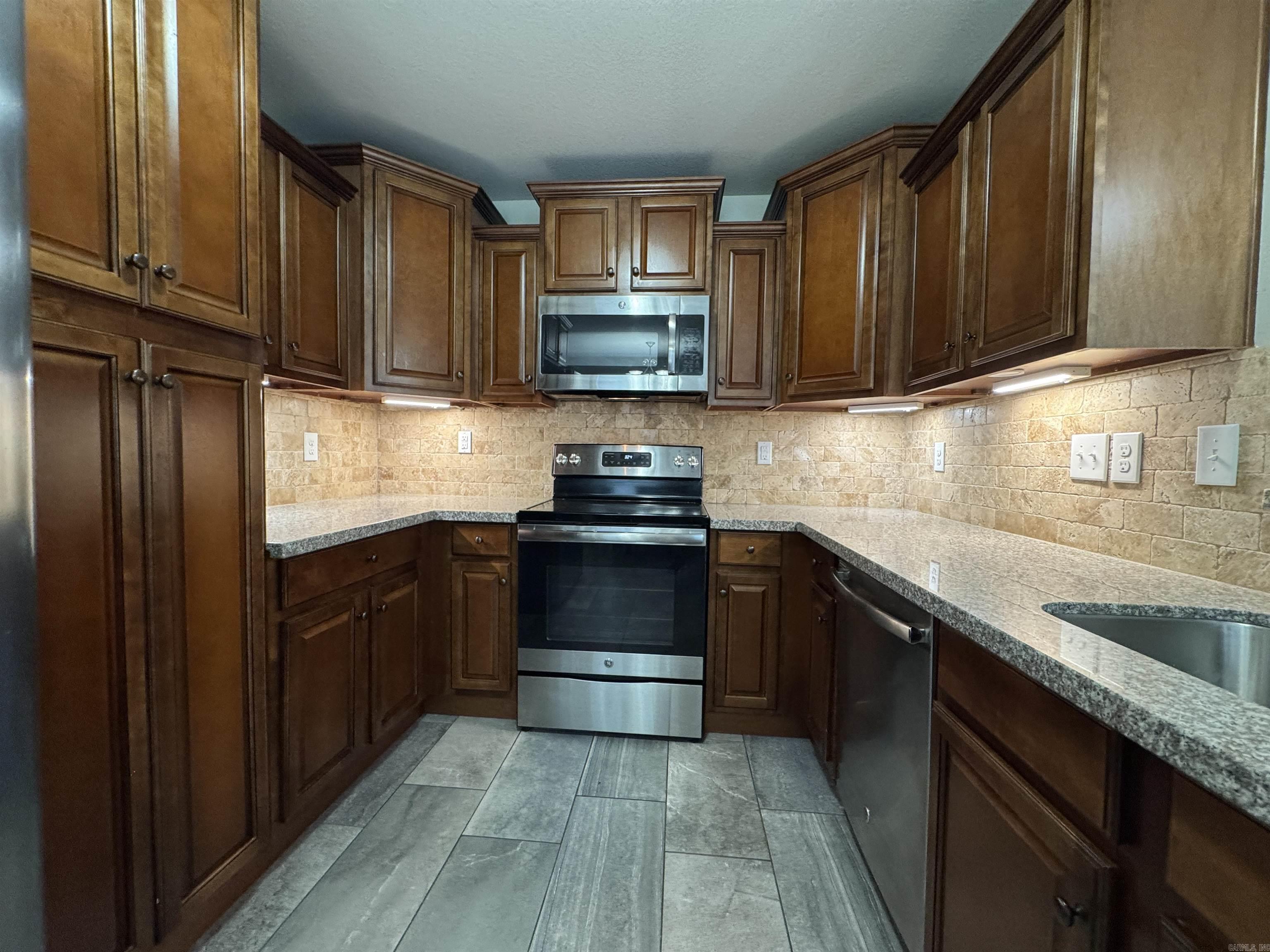 BOBWHITE - Residential