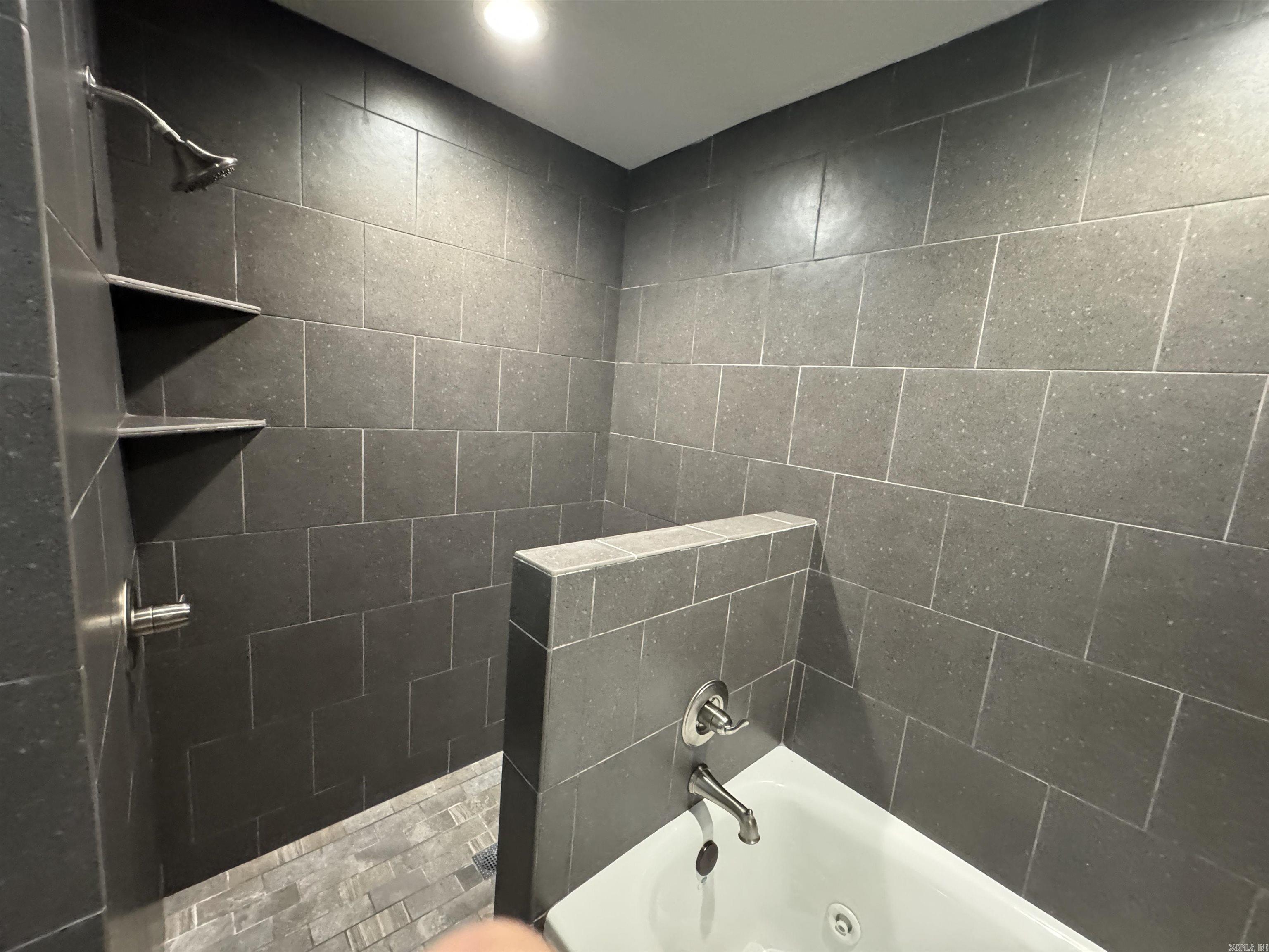 BOBWHITE - Residential