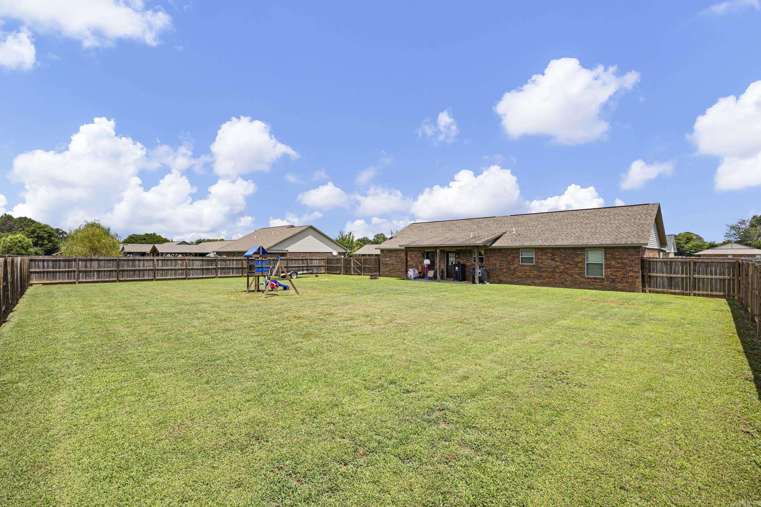 COCANOUGHERS CORNER - Residential