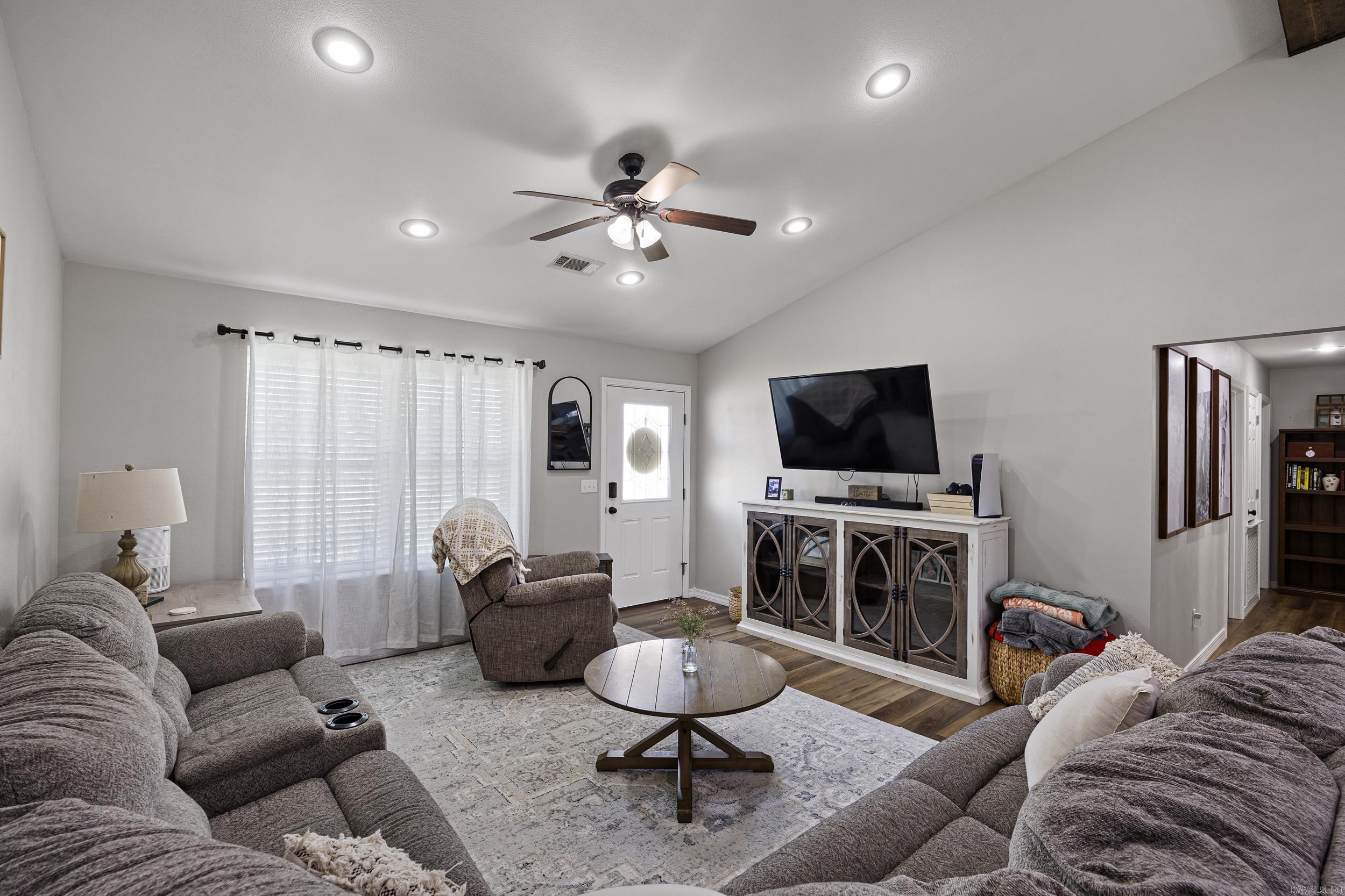 COCANOUGHERS CORNER - Residential