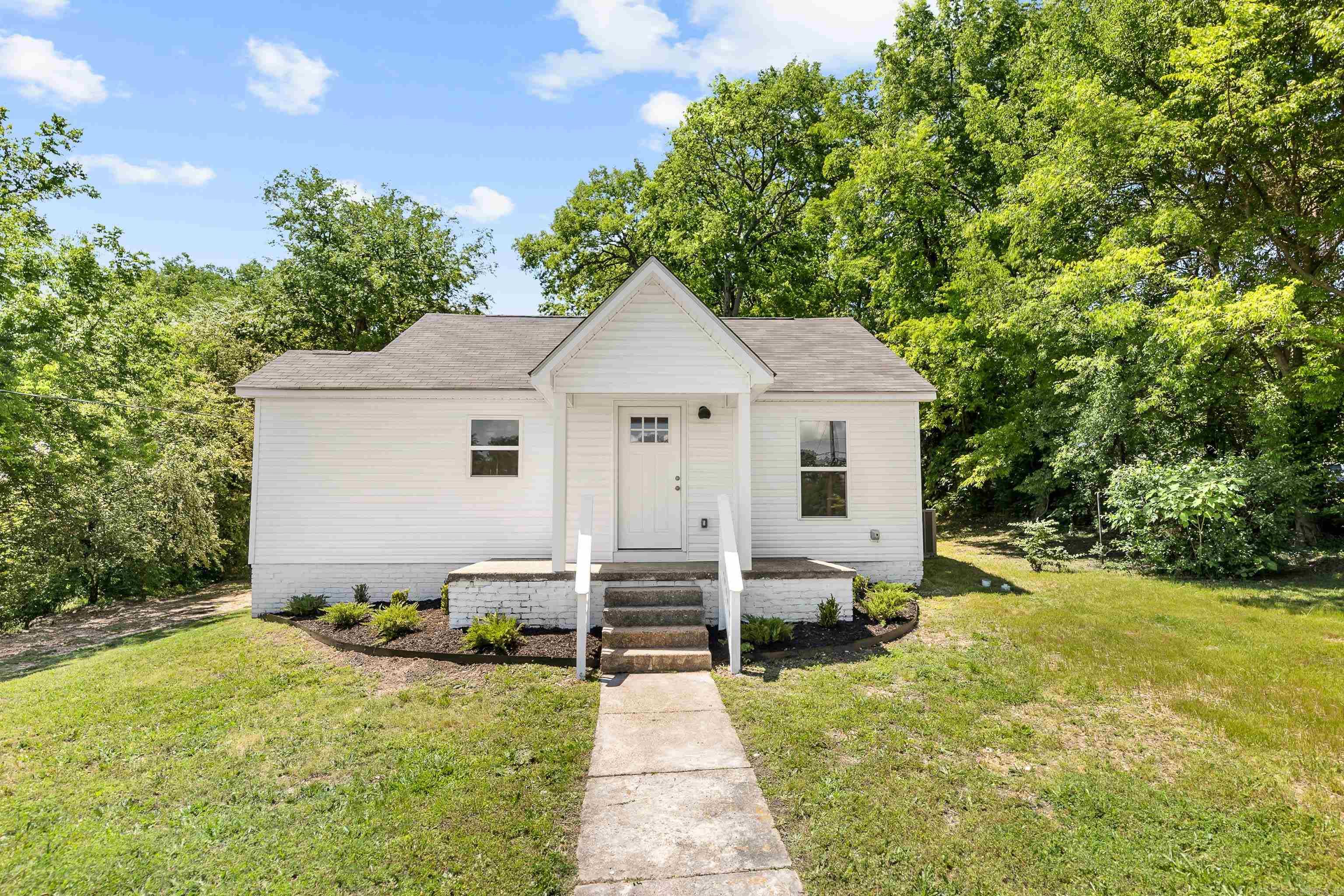 ORIGINAL TOWN-BENTON - Residential