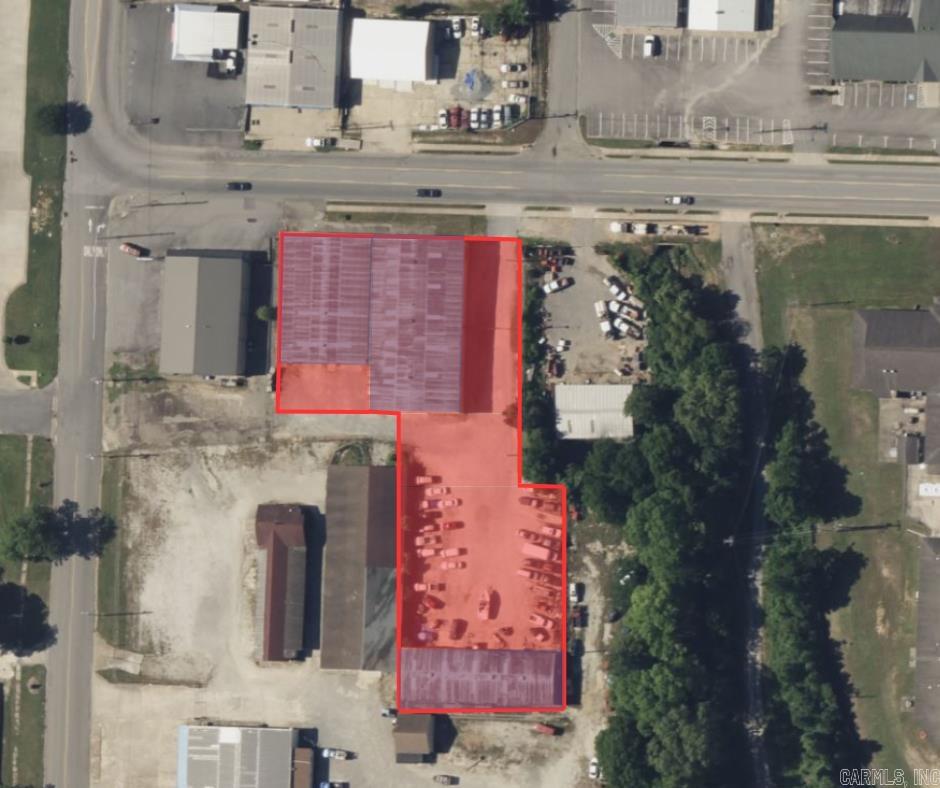 Excellent investment or owner-user opportunity featuring two industrial warehouse properties on ±1.36 acres in the growing Benton market. Conveniently located on Edison Avenue in the downtown Benton area with quick access to I-30, these properties offer flexible industrial space ideal for warehouse, distribution, contractor, storage, or light industrial operations. The site includes laydown yard space, is fully fenced with a controlled access gate, and provides added value with a new roof on the rear warehouse building.