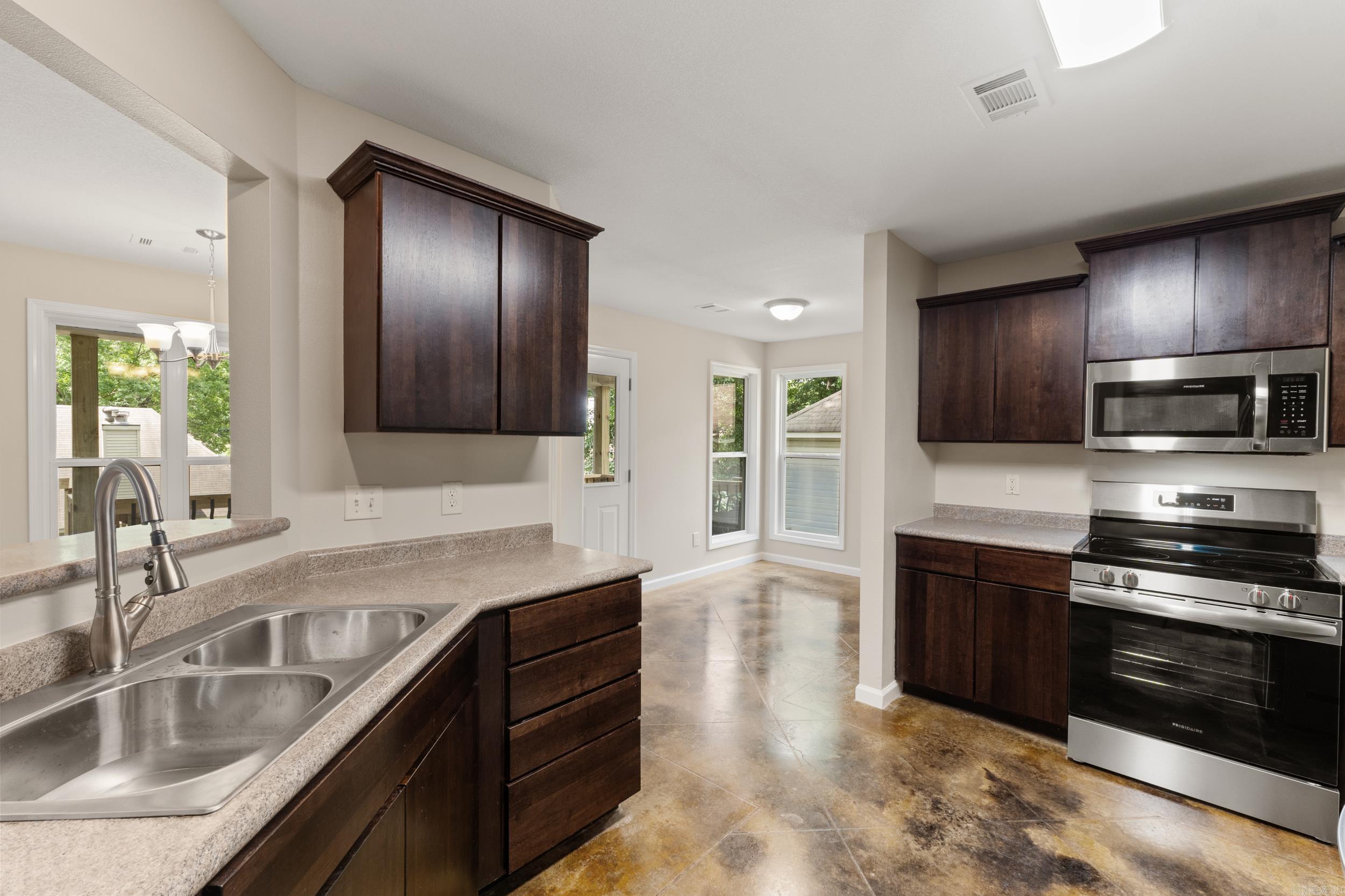 Summer Oaks - Residential