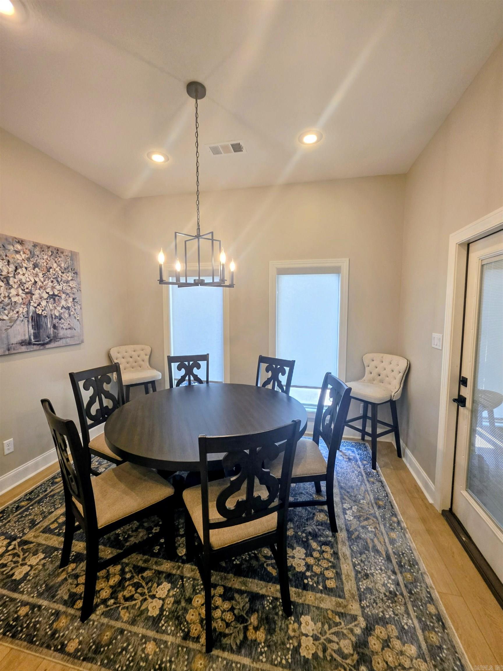 JAMESTOWN MANOR - Residential