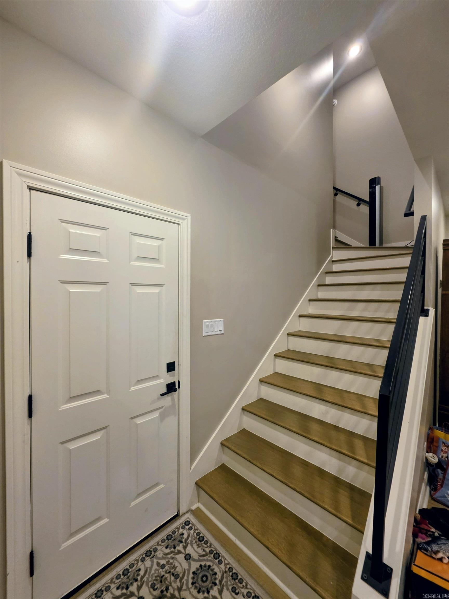 JAMESTOWN MANOR - Residential
