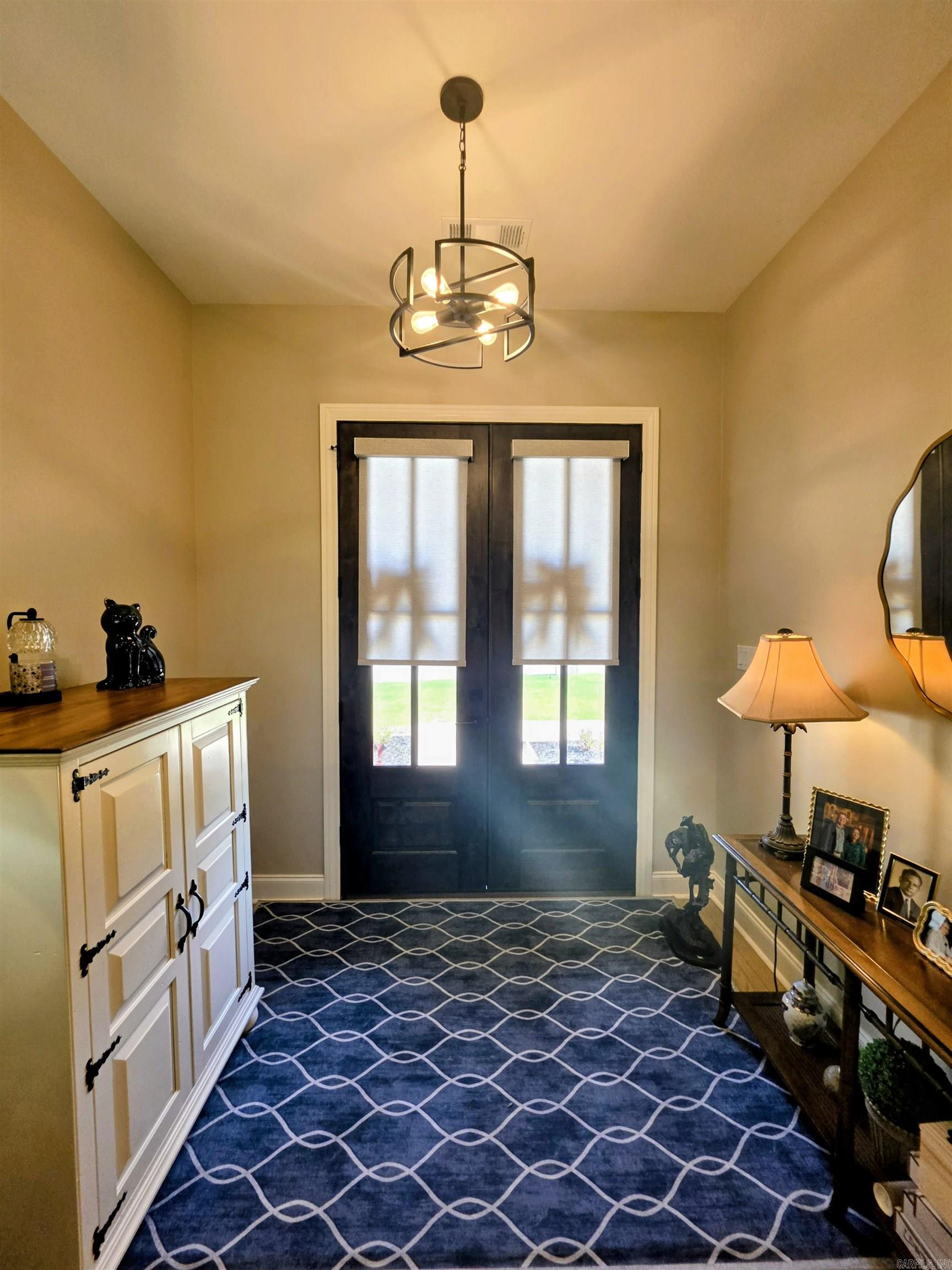 JAMESTOWN MANOR - Residential