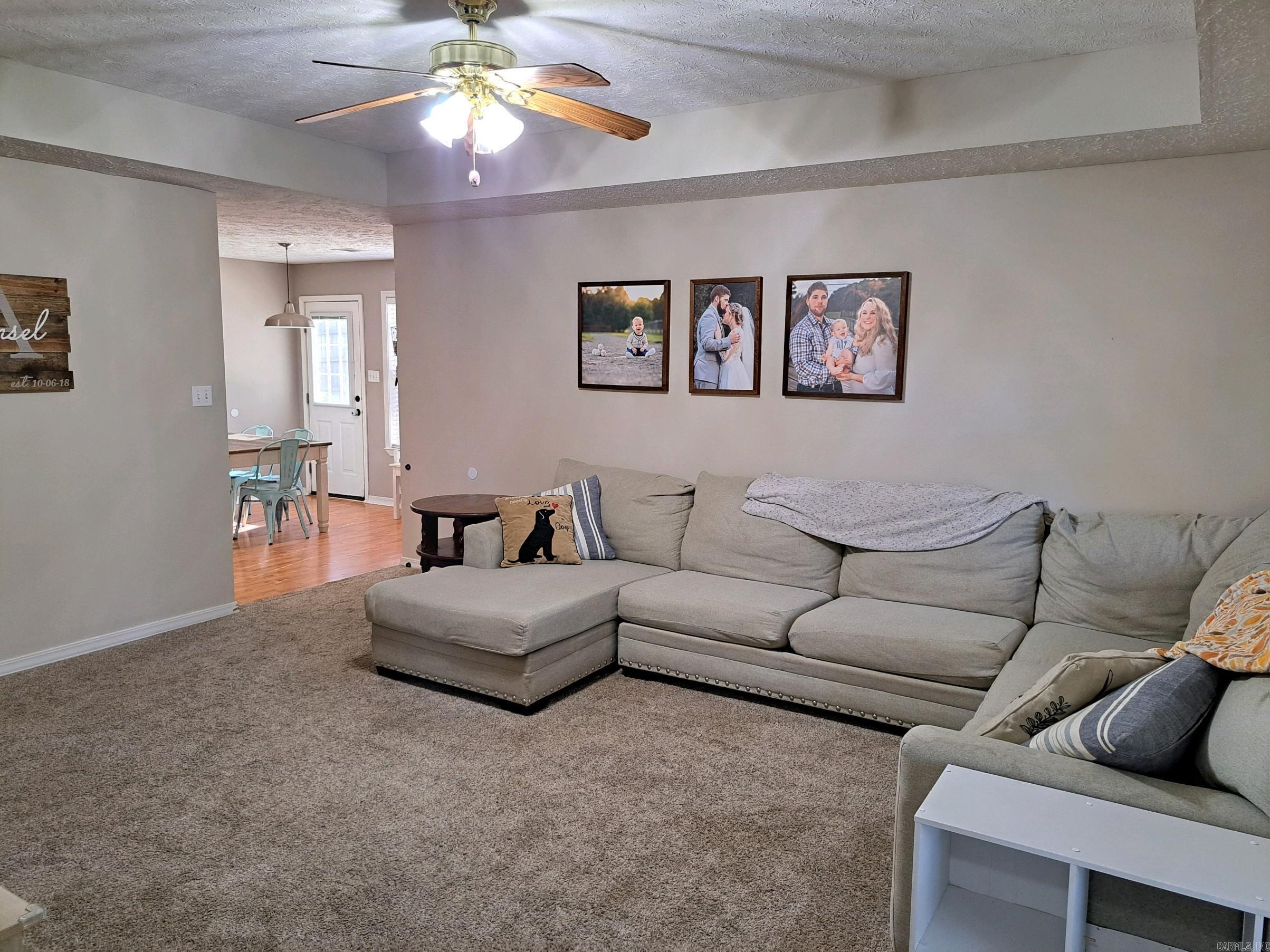 CANEY HILL - Residential