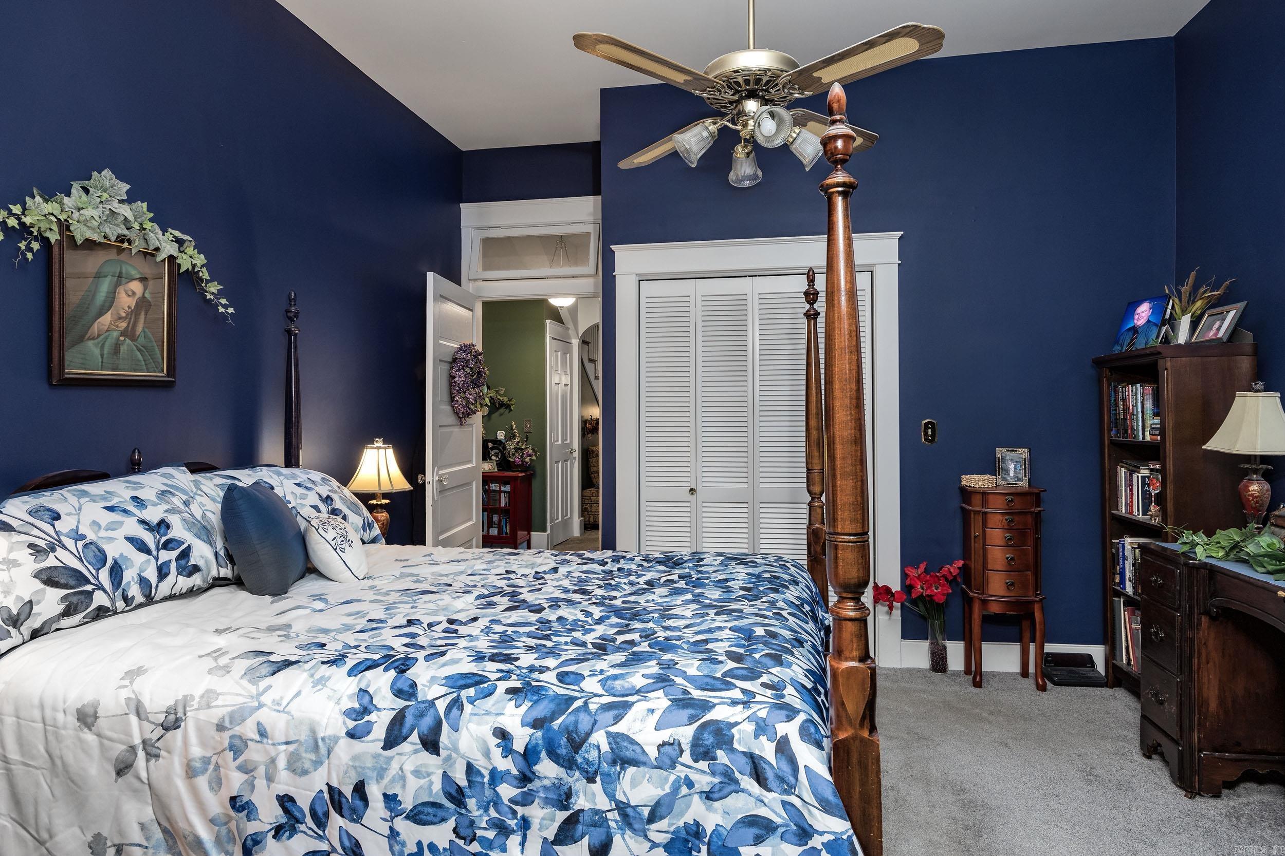 HILLCREST - Residential
