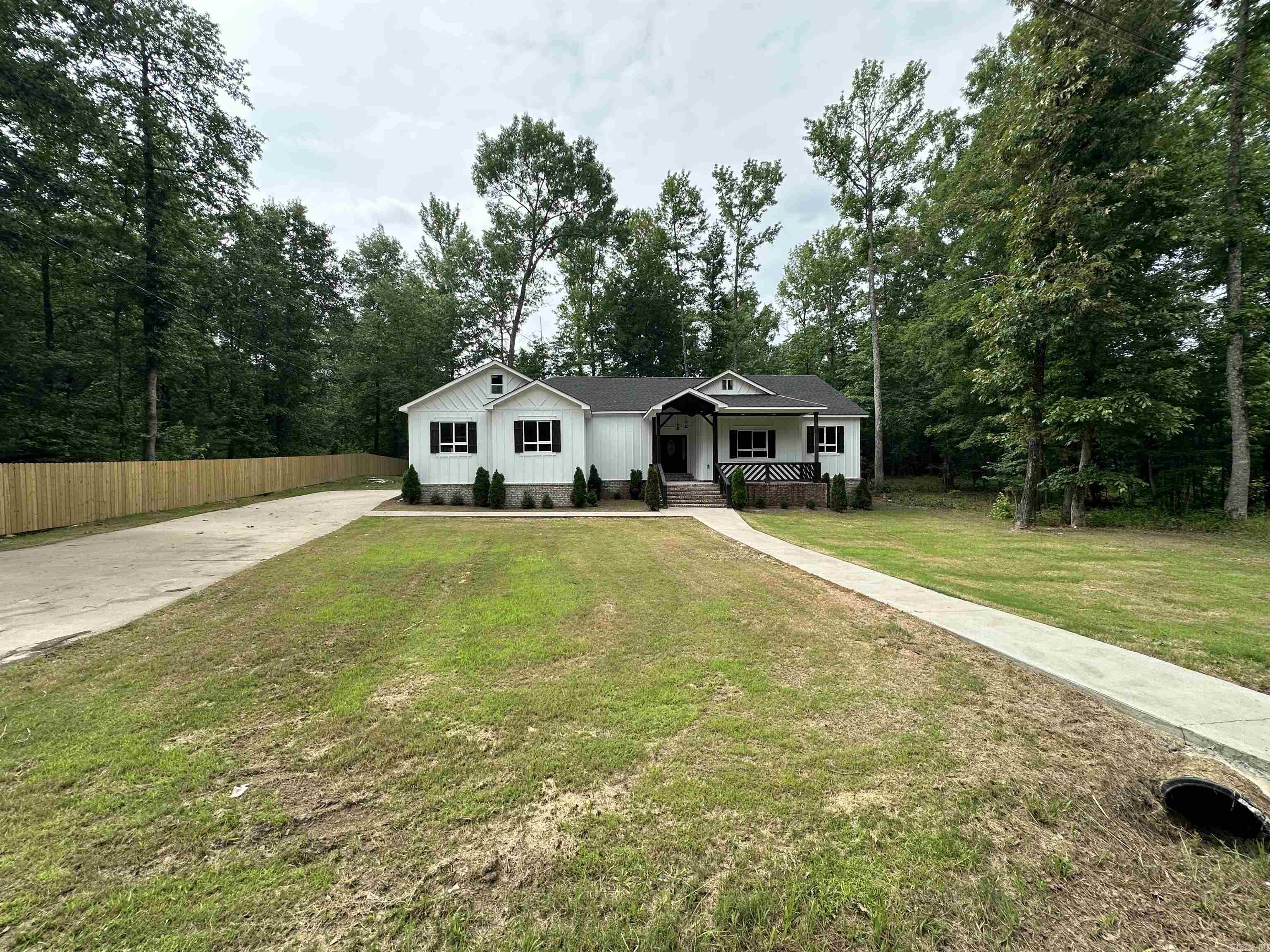 FAIRVIEW ESTATES - Residential