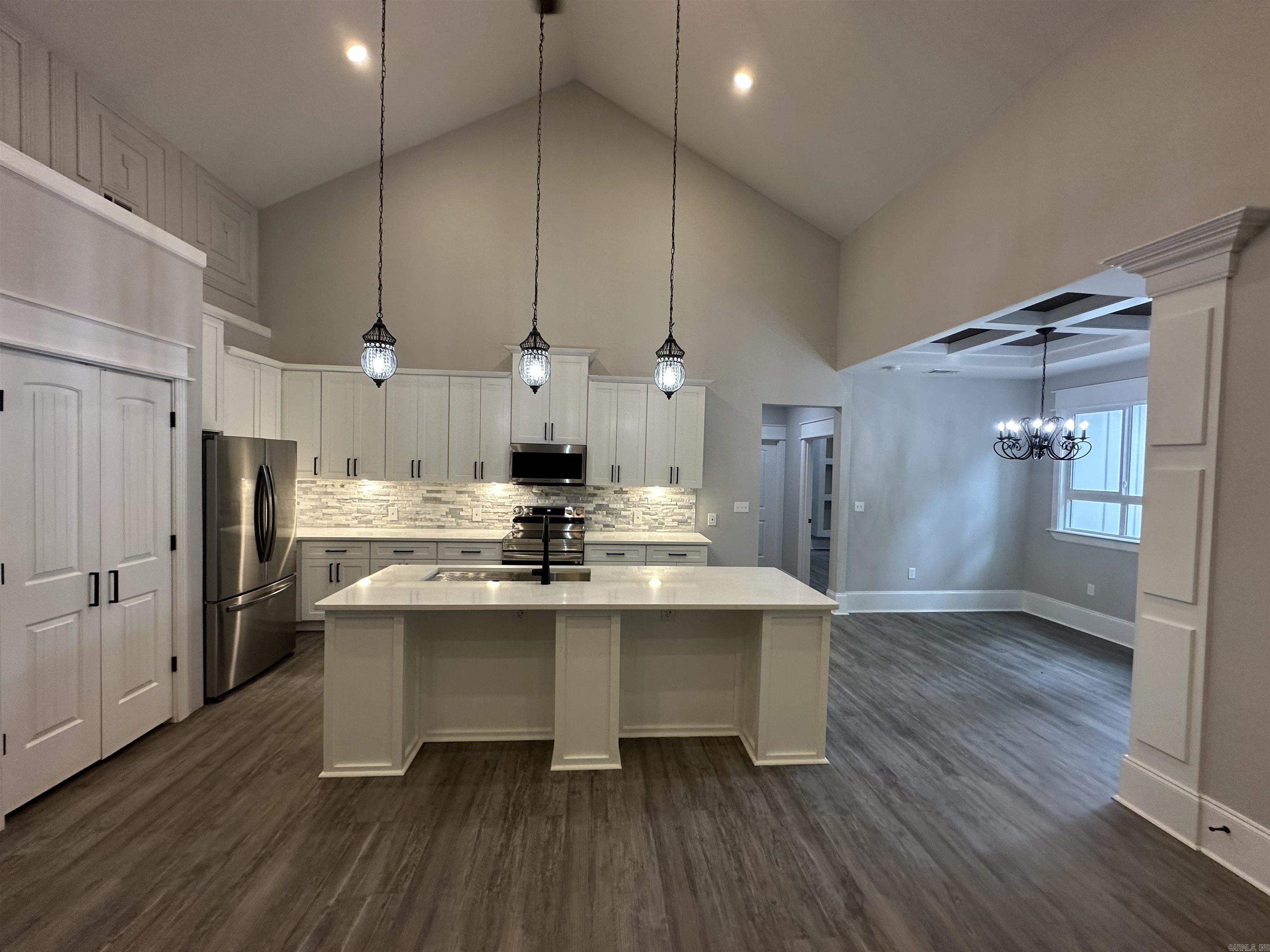 FAIRVIEW ESTATES - Residential