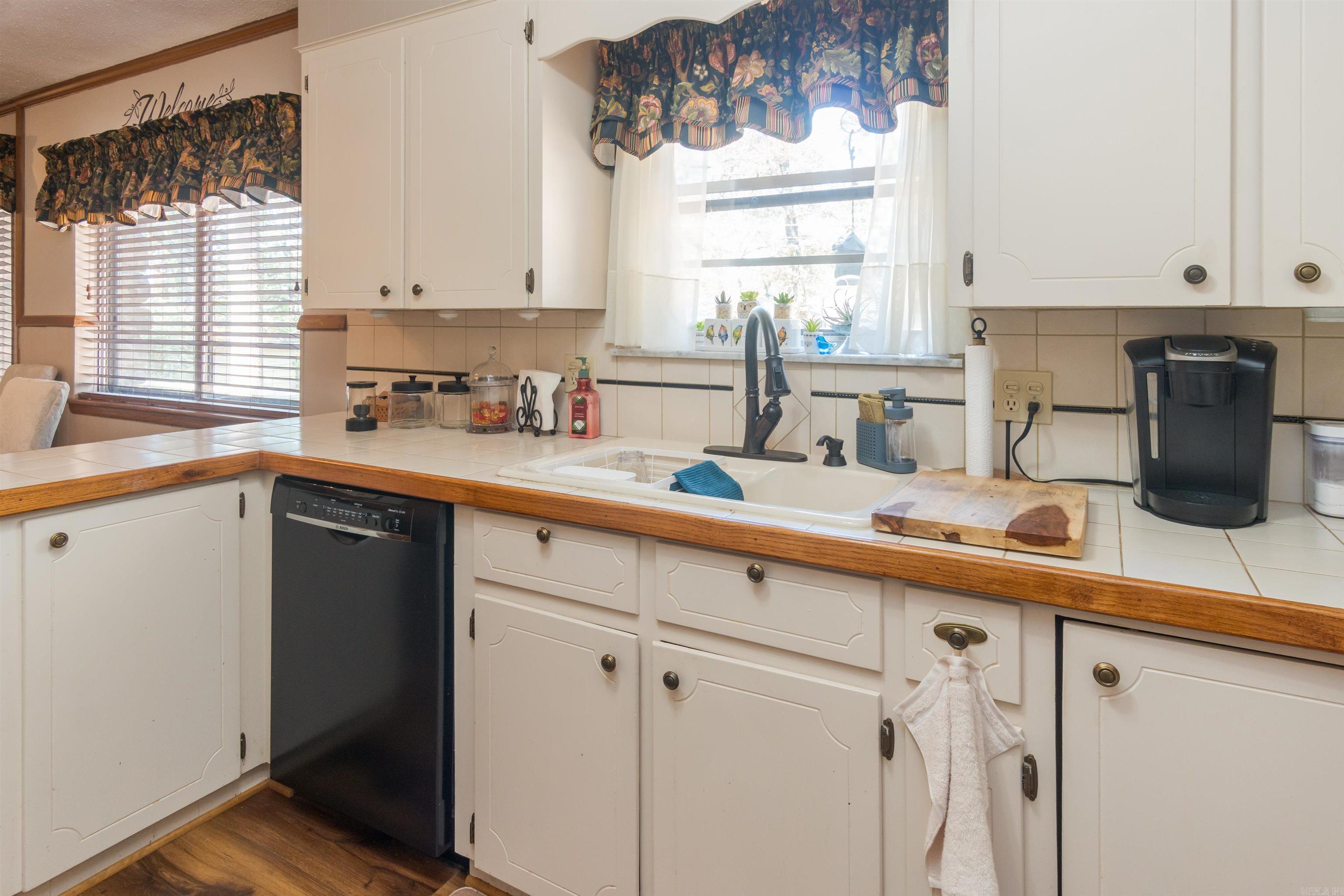 INDIANHEAD LAKES EST - Residential
