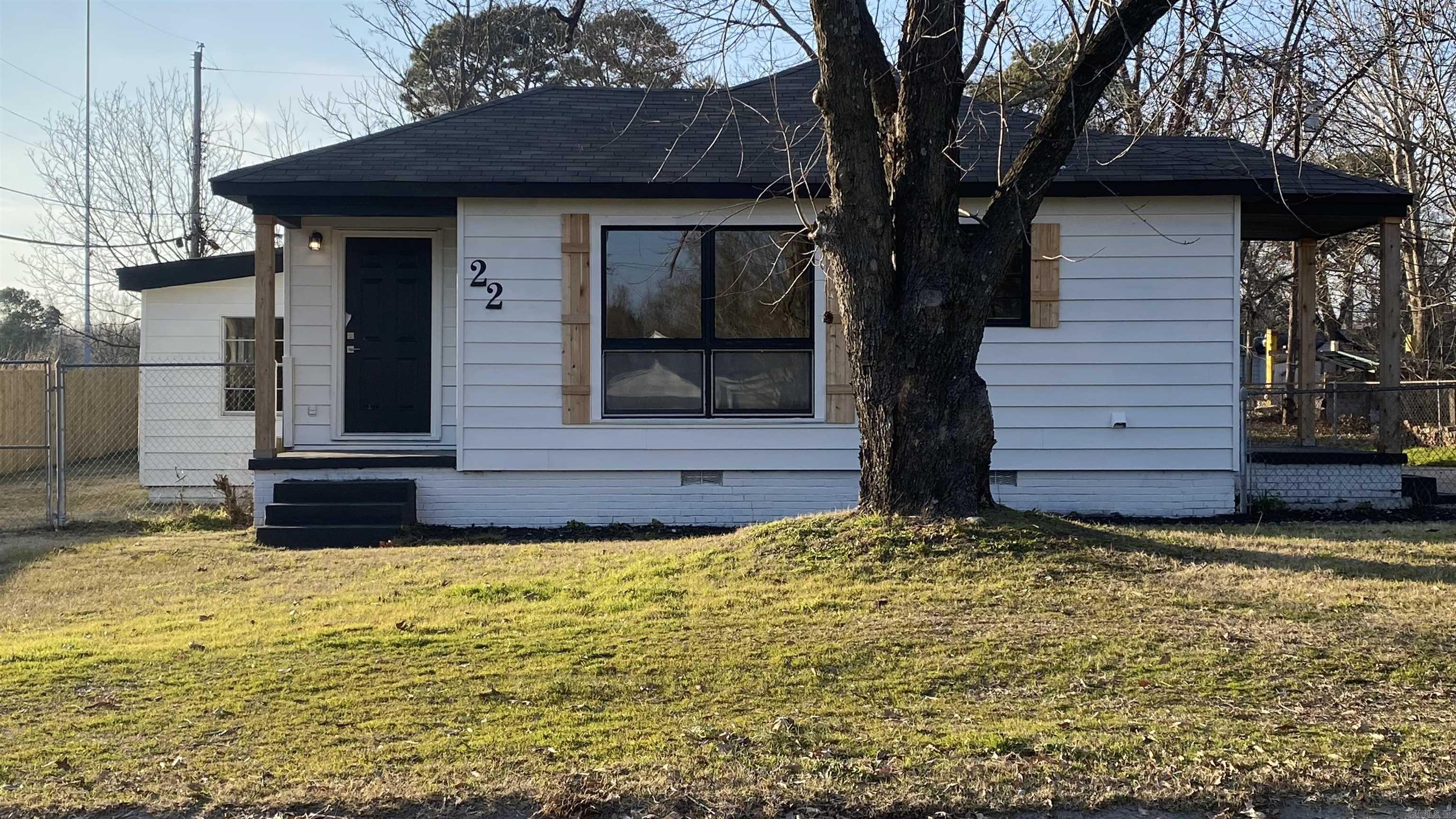 This newly updated 2 bdrm, 2 bath home is perfectly located at the end of the street where you can enjoy your spacious, fully fenced back yard. New granite countertops, LVP flooring, new lighting fixtures and a custom tile shower all welcome you home. Huge Bonus room can be used as playroom, office, or even a 3rd bedroom. The possibilities are endless! A detached 2 car garage offers plenty of room to park and store lawn equipment, tools, etc. Great Investment Opportunity!   All this house is waiting for is YOU to make it your  HOME!  AGENTS please see confidential remarks...