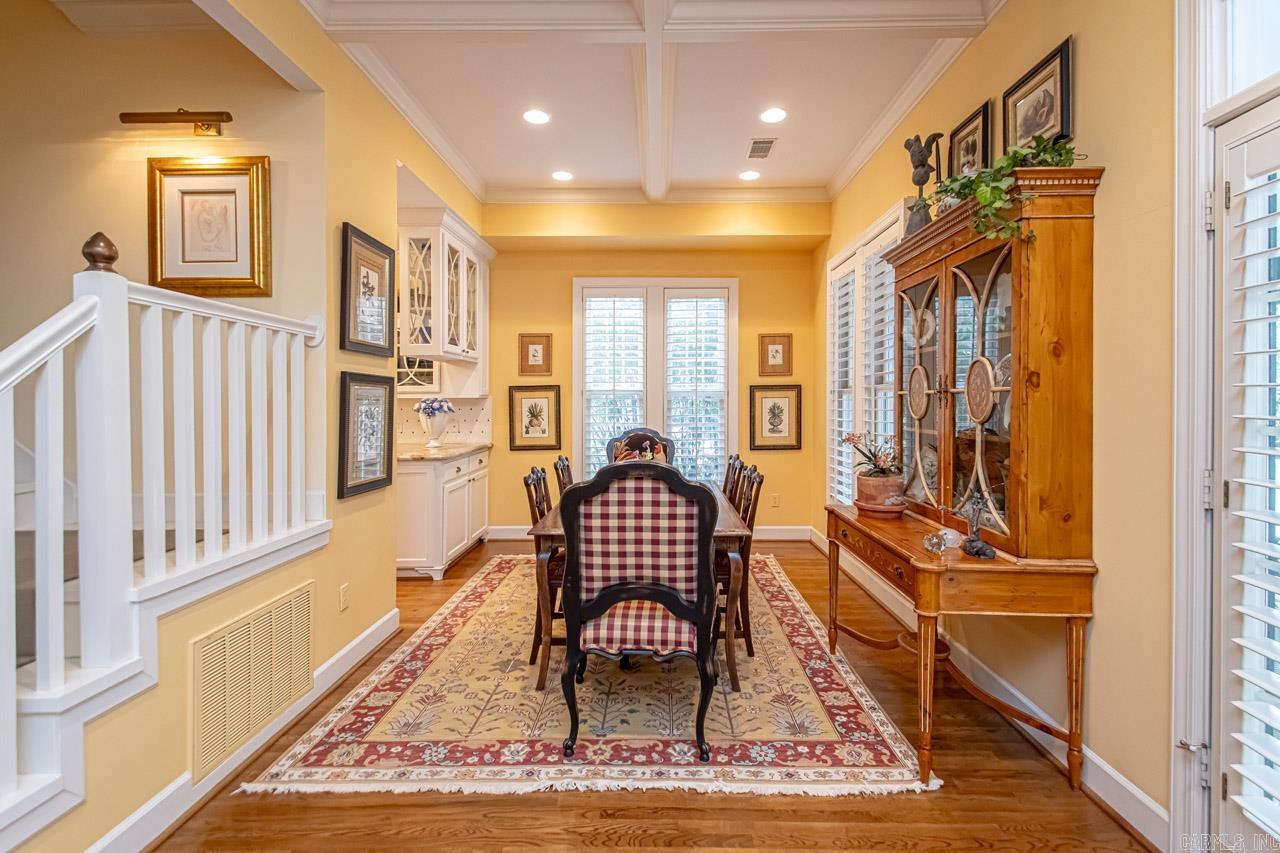COUNTRY CLUB HGTS - Residential
