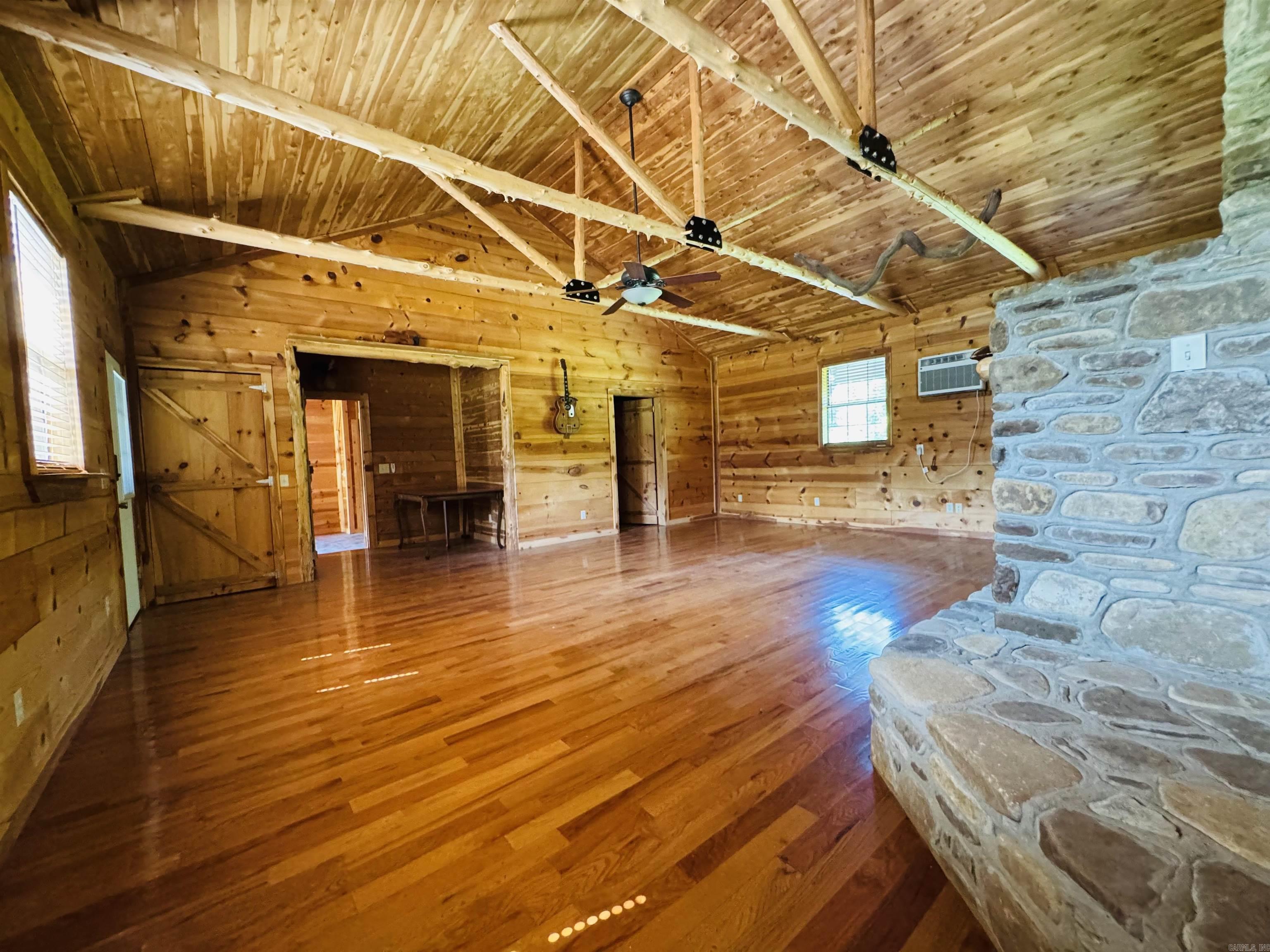 WHITEWATER - Residential