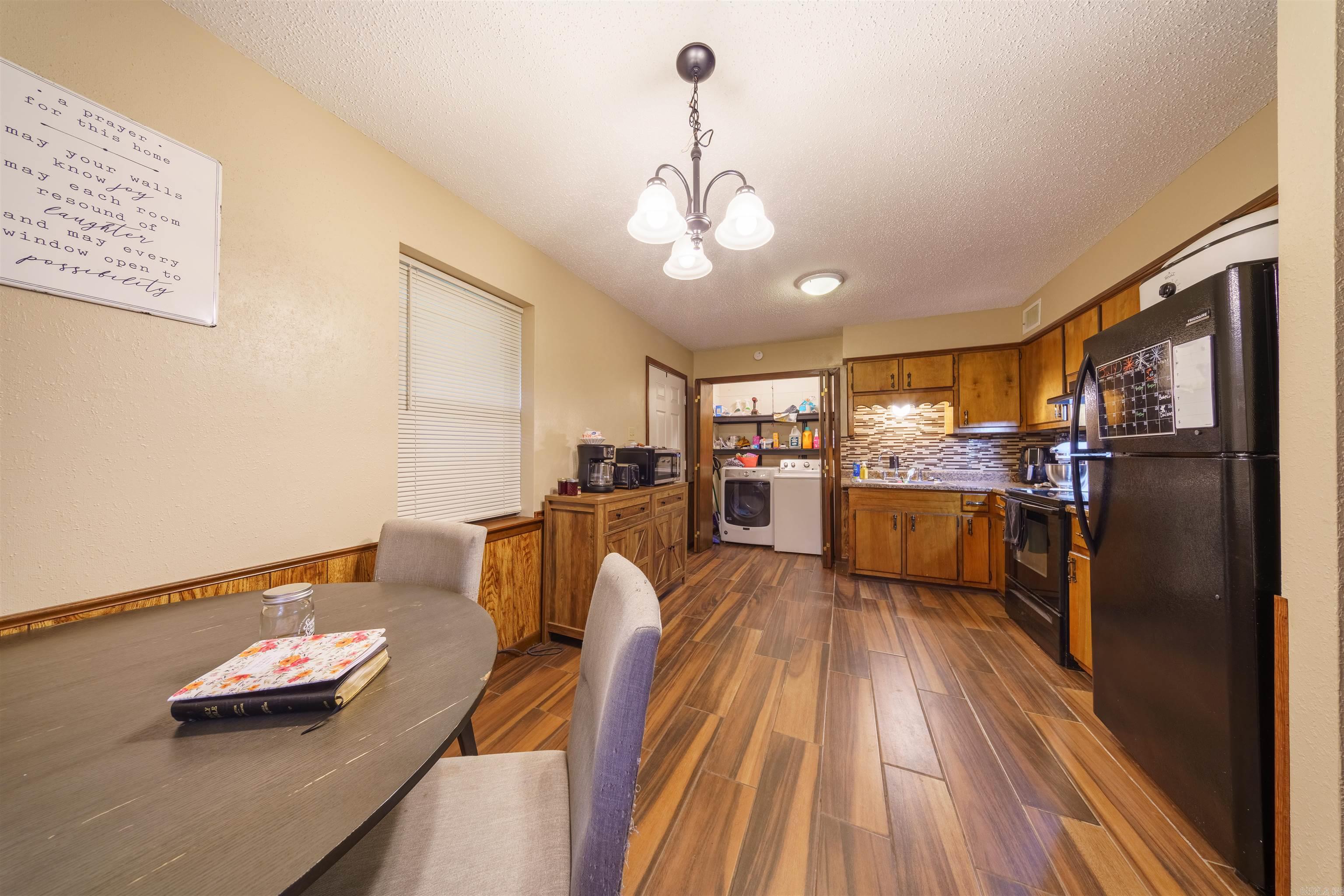 Towering Oaks - Residential