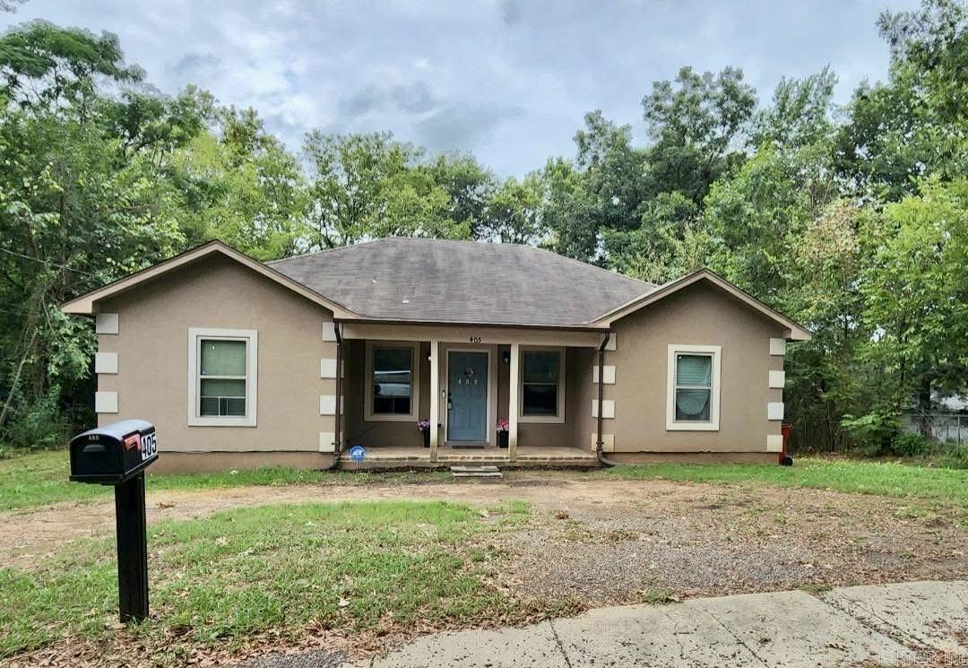 Ideal for first-time buyers or a growing family! This well-kept 3-bedroom, 2- bath Morrilton home, built in 2017. Features a covered front porch, French drain, a large back porch. Interior includes fresh paint, new insulation added in the attic, new carpet, vinyl tile flooring, stainless steel electric stove and refrigerator, plus washer, dryer, and freezer. Move-in ready, priced right, great location. Furniture negotiable. Schedule your showing today!