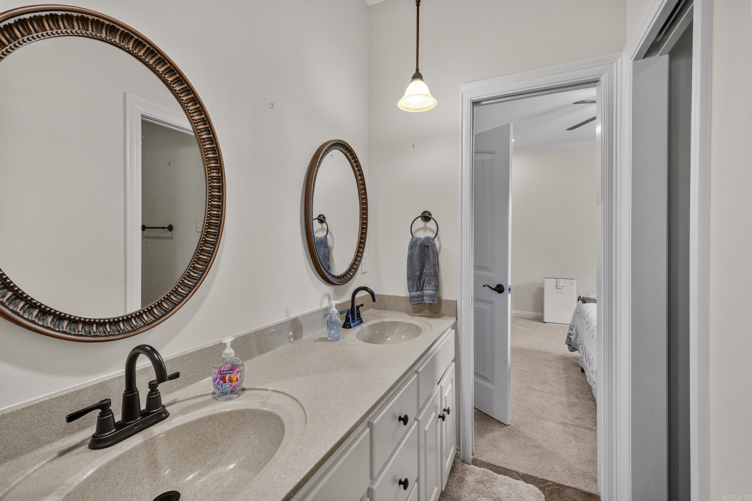 MILLERS CROSSING - Residential