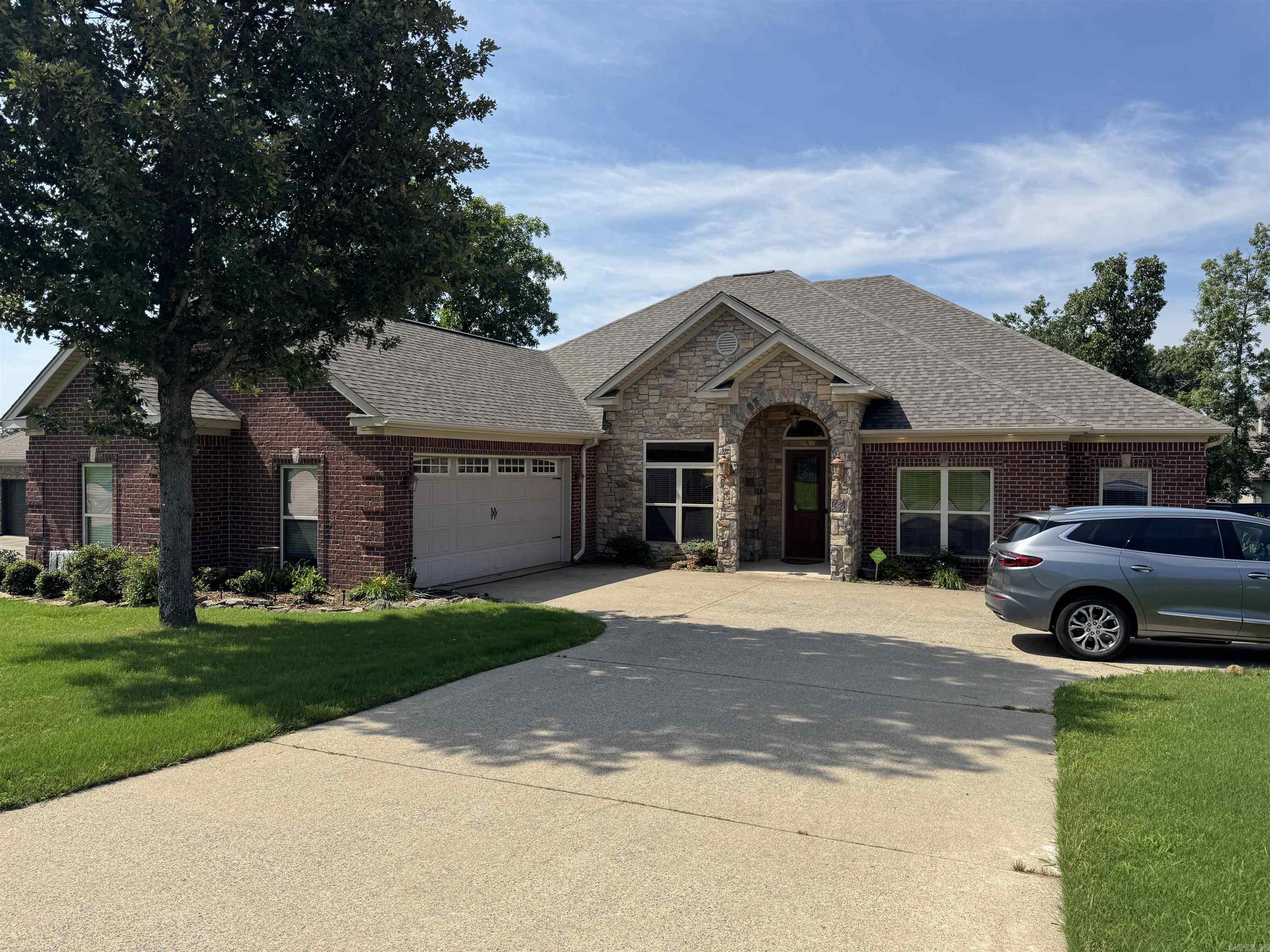 MILLERS CROSSING - Residential