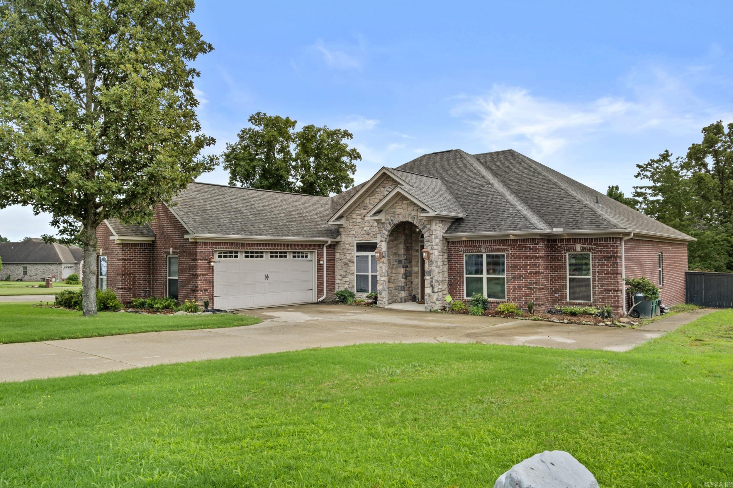 MILLERS CROSSING - Residential