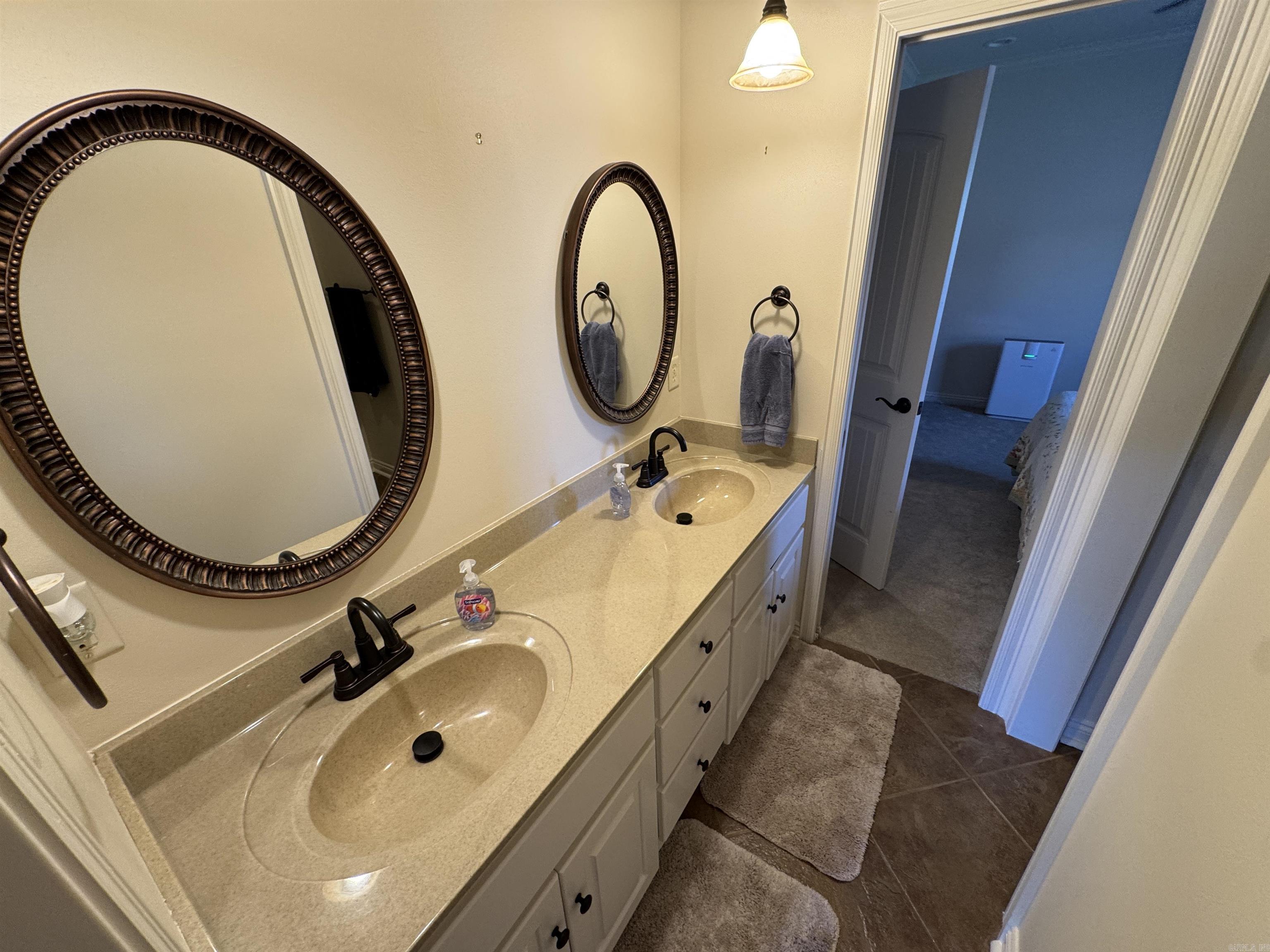 MILLERS CROSSING - Residential