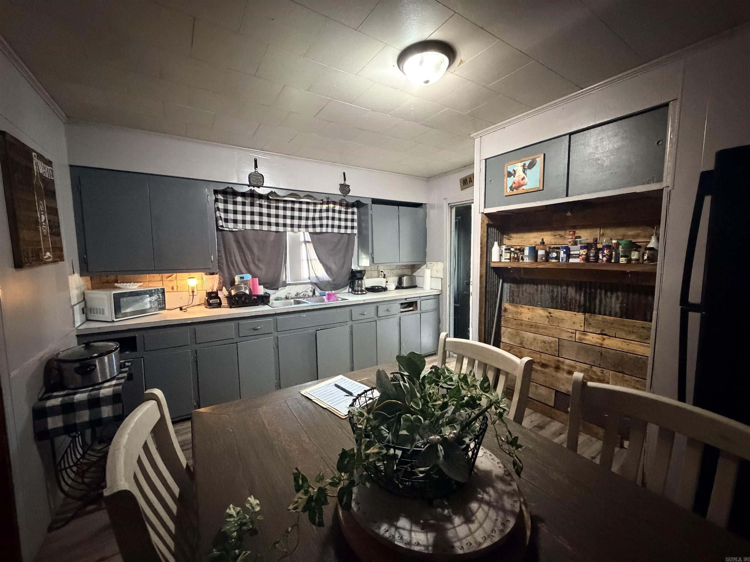 M&B PIGGOTT 2-20-8 - Residential