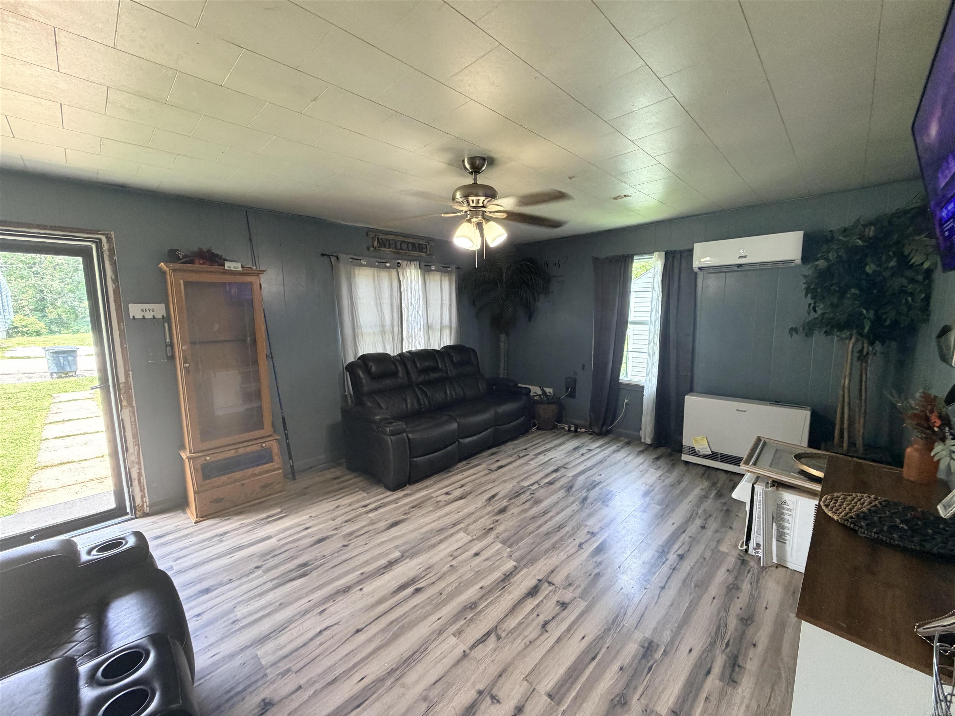M&B PIGGOTT 2-20-8 - Residential